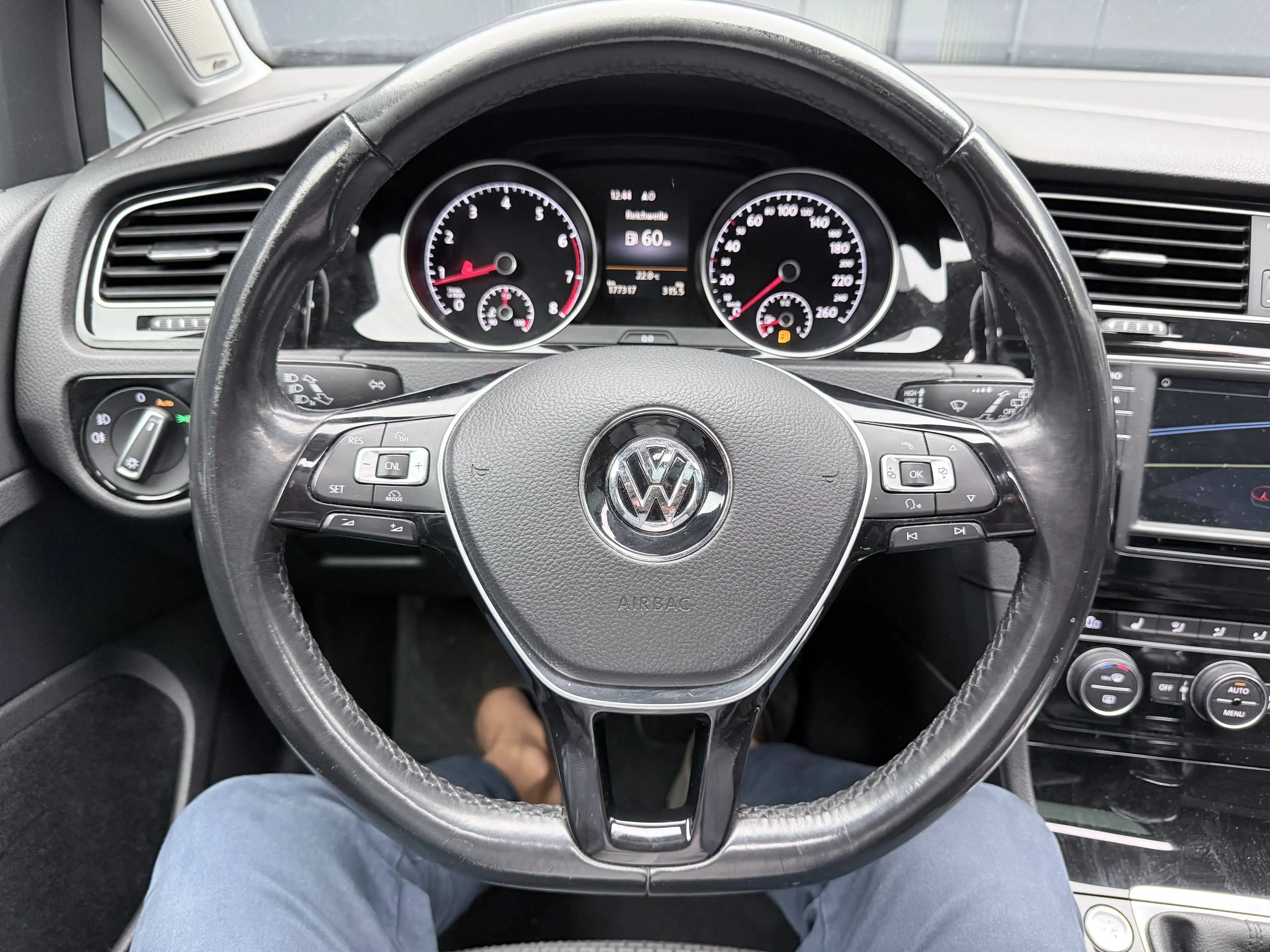 Volkswagen Golf Variant Highline/R-Line *PANORAMA*DynAudio*Massage*T-LEDER* — photo 10