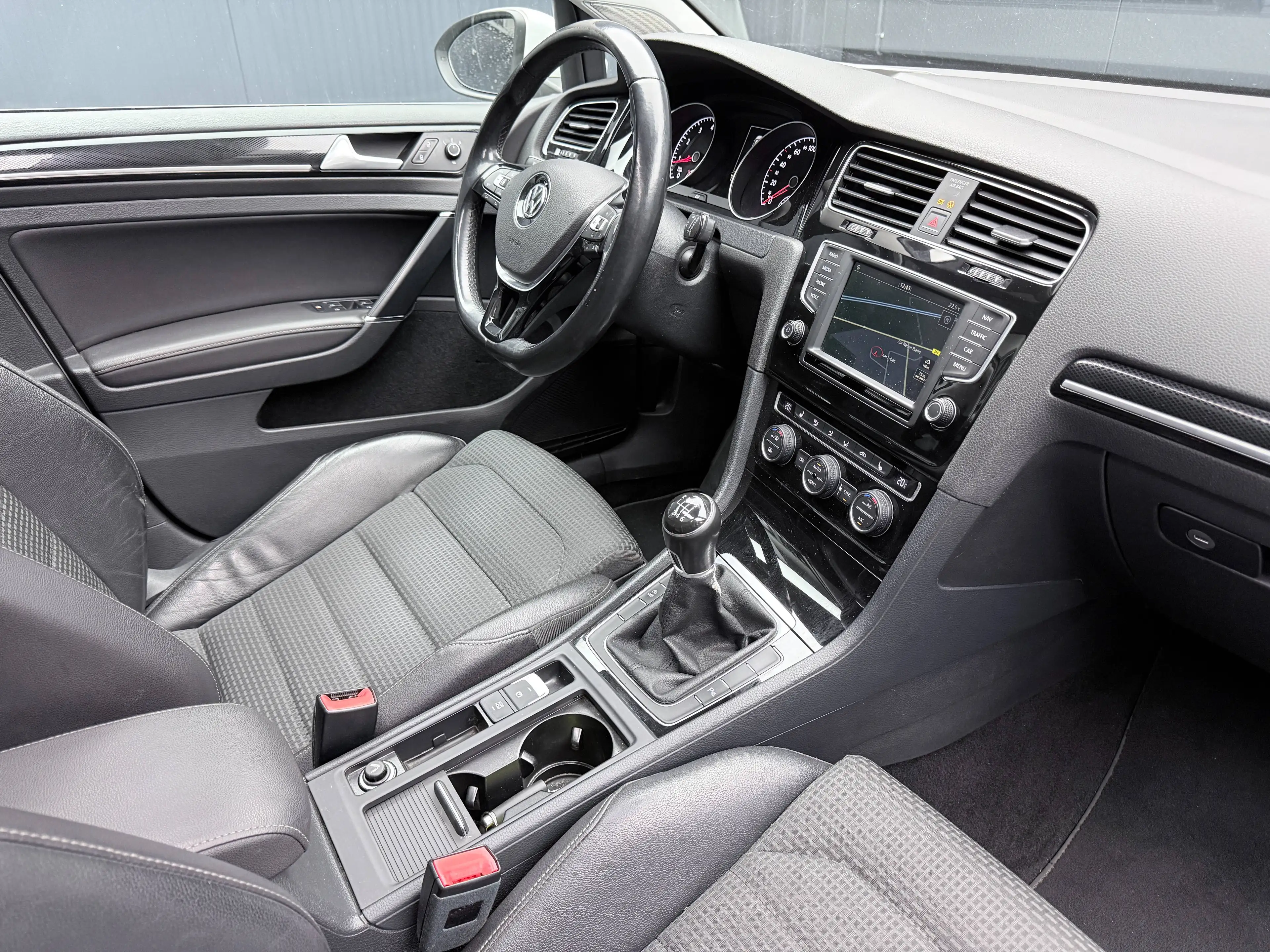 Volkswagen Golf Variant Highline/R-Line *PANORAMA*DynAudio*Massage*T-LEDER* — photo 7
