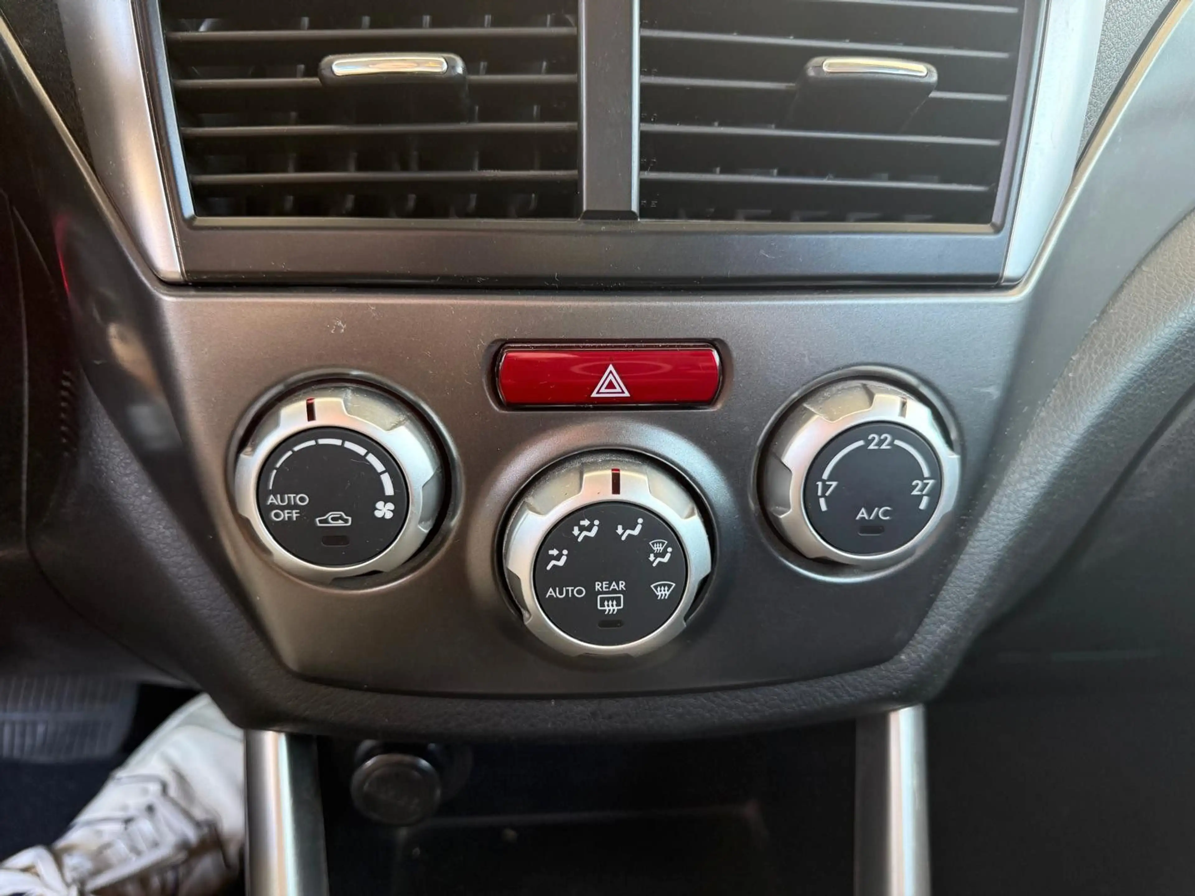 Subaru Forester Active Aut*1.Hand*TÜV Neu*AHK*8-fach BR — photo 10