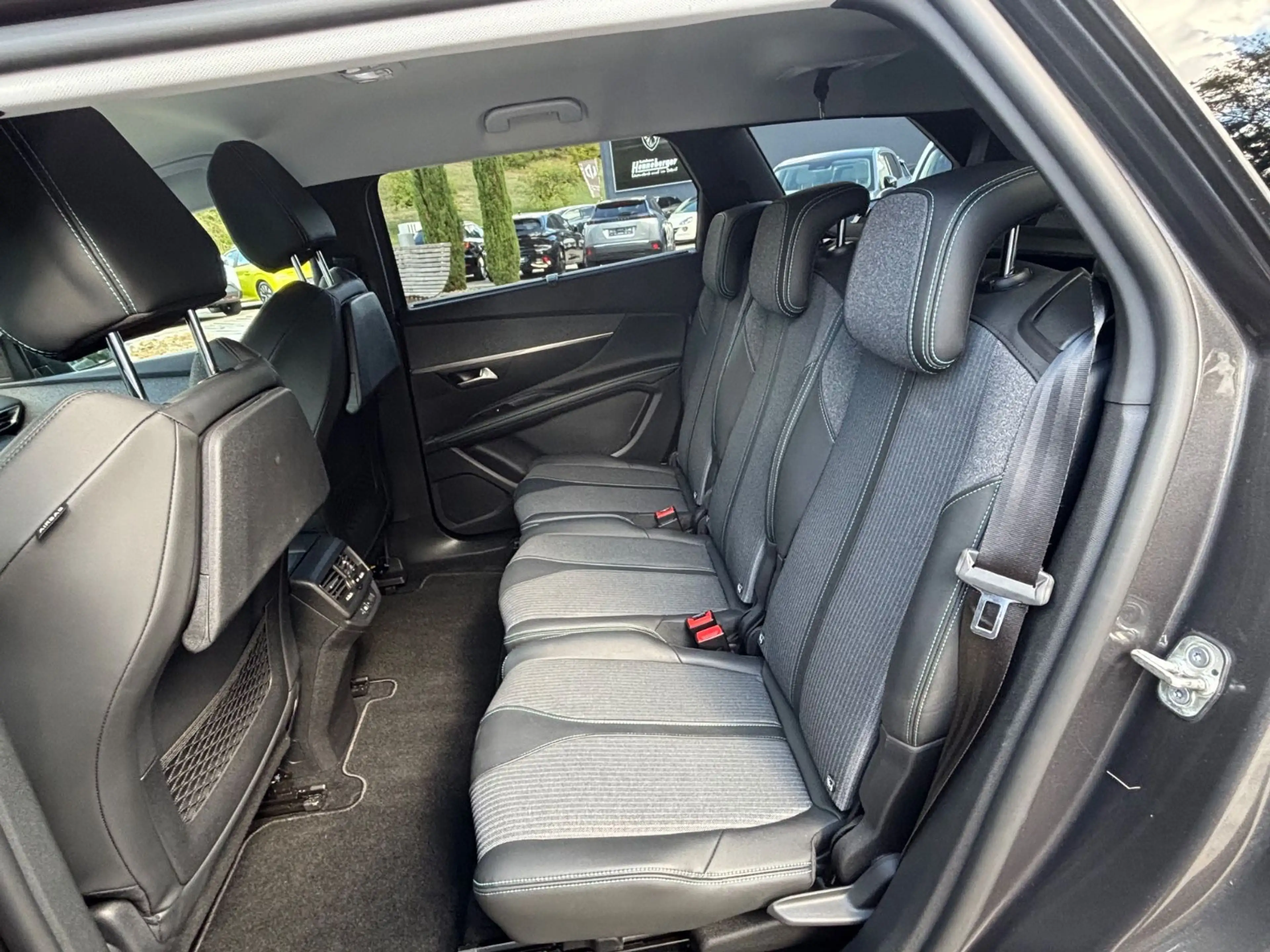 Peugeot 5008 Allure Pack | 7 Sitze | SHZ| CarPlay — photo 12