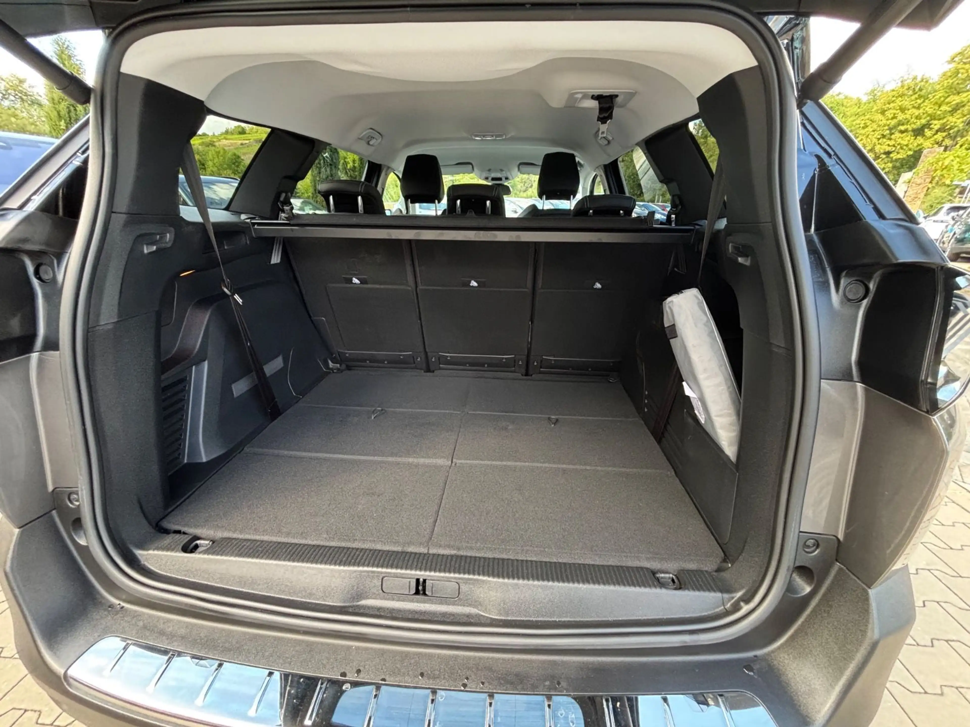 Peugeot 5008 Allure Pack | 7 Sitze | SHZ| CarPlay — photo 11