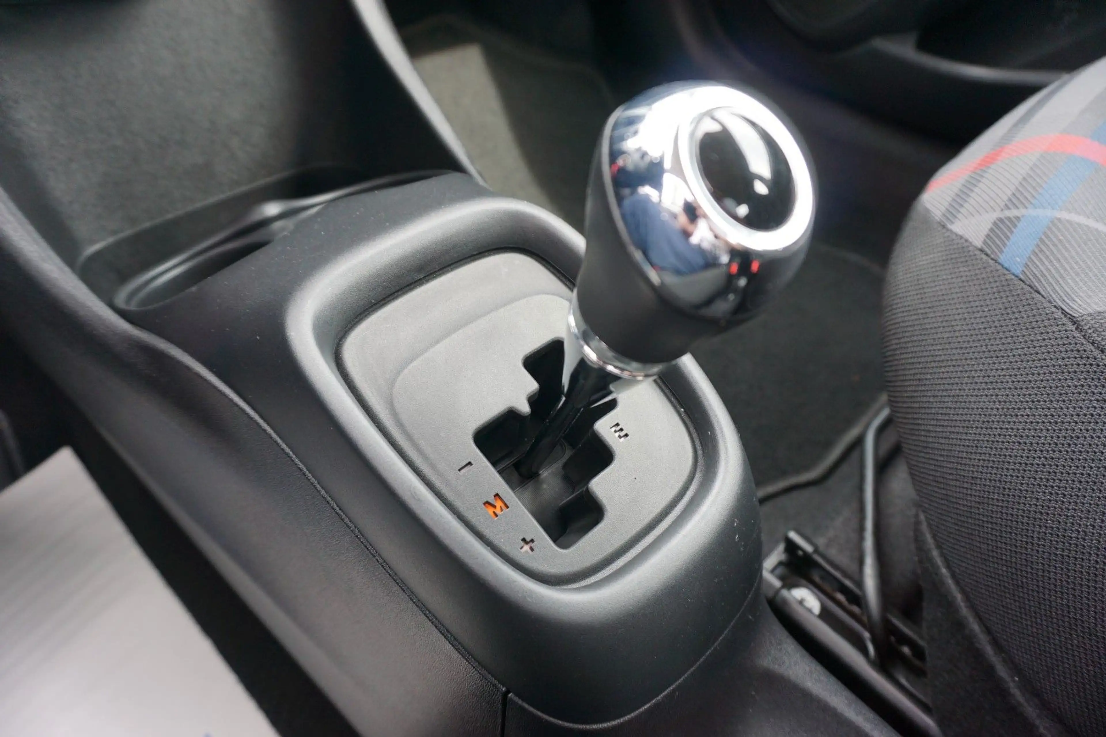 Peugeot 108 Active Automatik, Navi-App*Kamera*Allwetter — photo 2