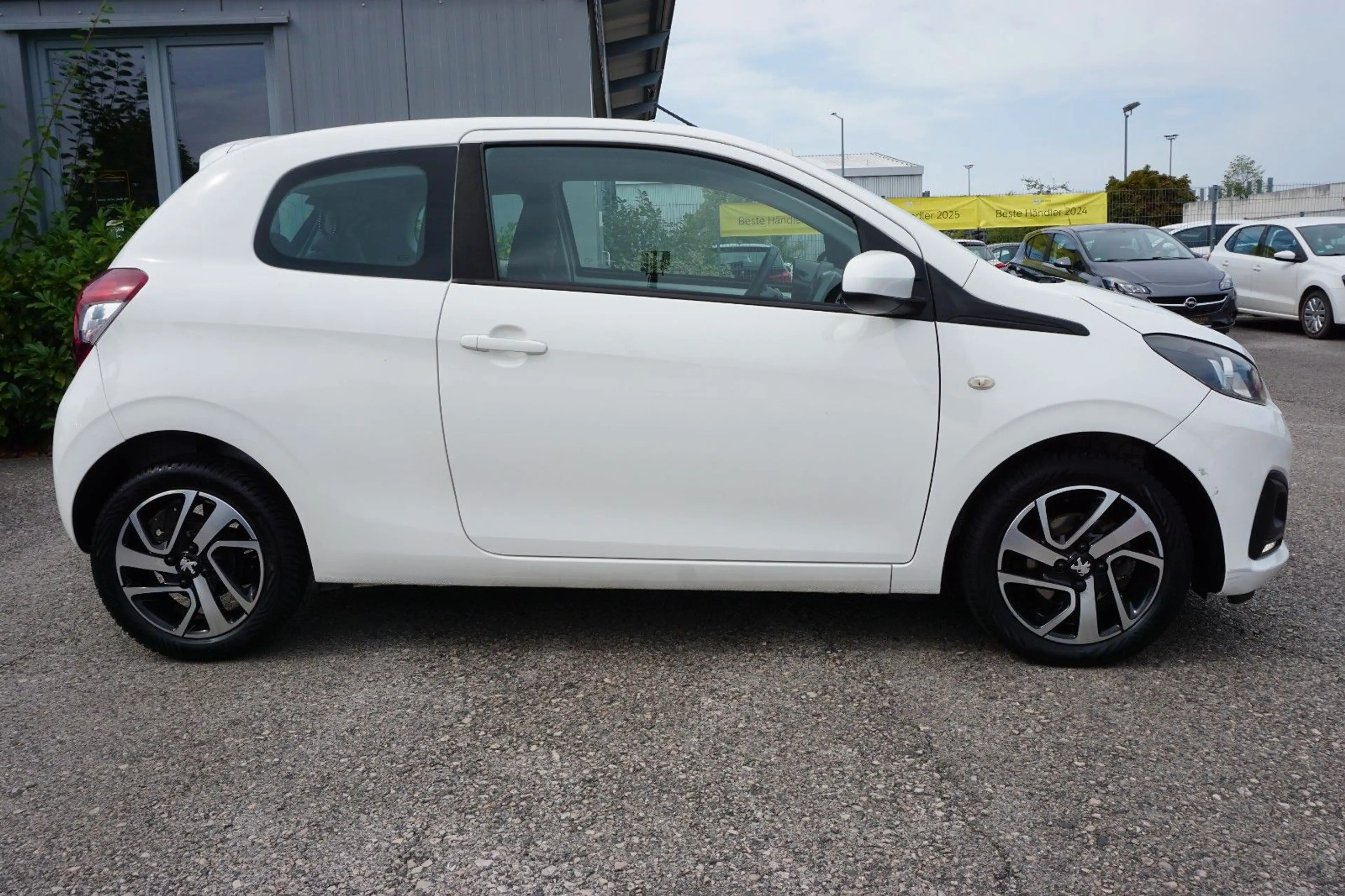 Peugeot 108 Active Automatik, Navi-App*Kamera*Allwetter — photo 3
