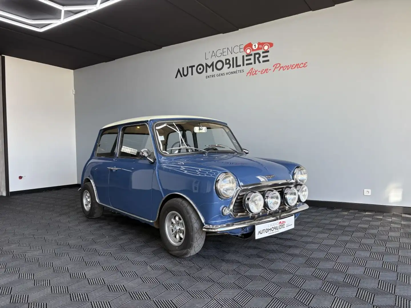 MINI Cooper 1100 Special Bleu - 1