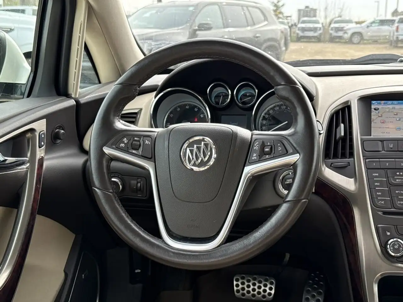 Buick Verano снимка Buick Verano