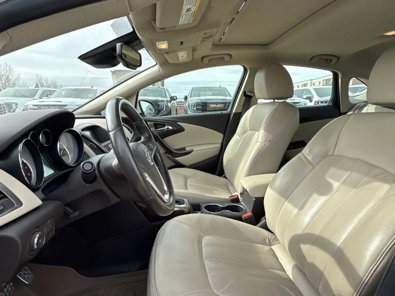 Buick Verano снимка Buick Verano
