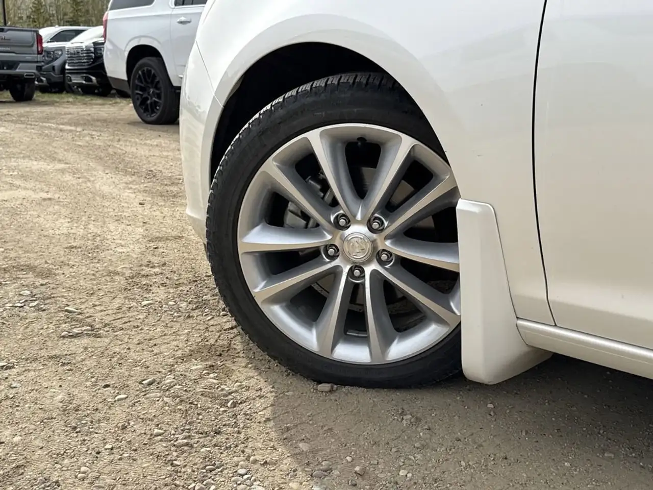 Buick Verano снимка Buick Verano