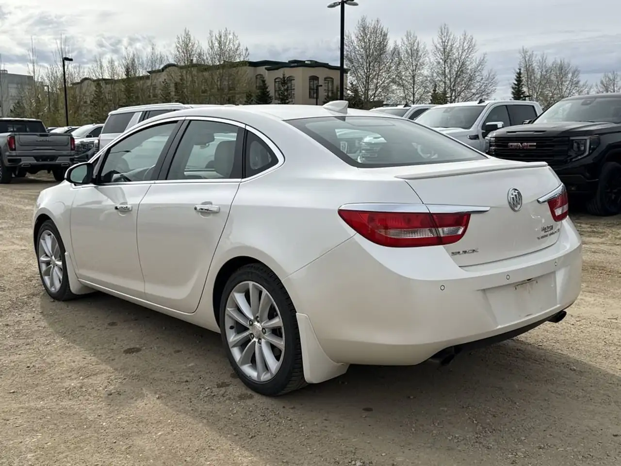 Buick Verano снимка Buick Verano