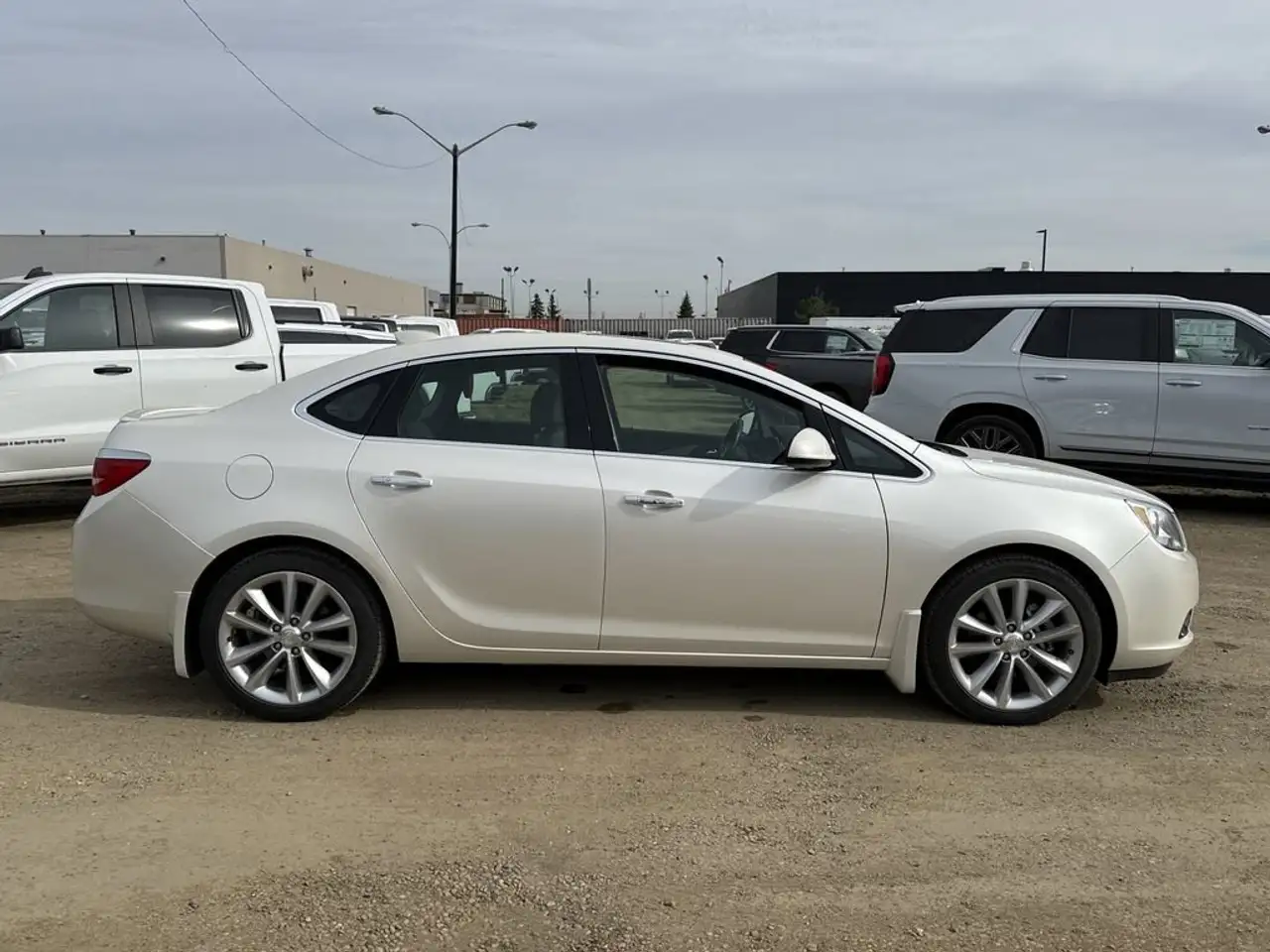 Buick Verano снимка Buick Verano