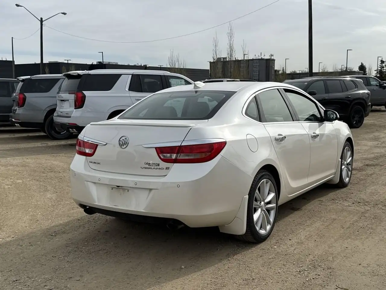 Buick Verano снимка Buick Verano