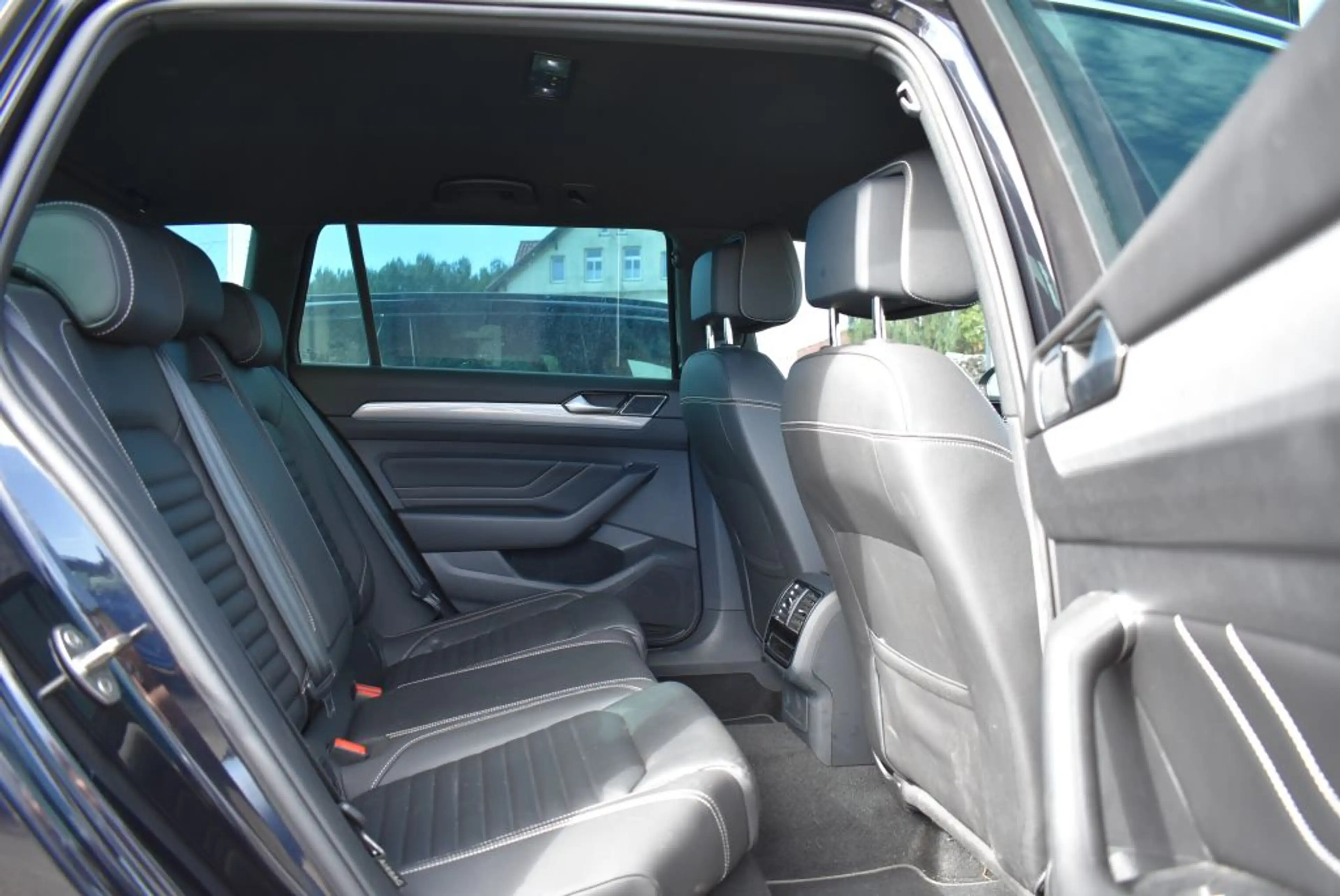 Volkswagen Passat Variant 1.4 TSI Plug-In-Hybrid DSG GTE Alu Navi Klimatroni — photo 8