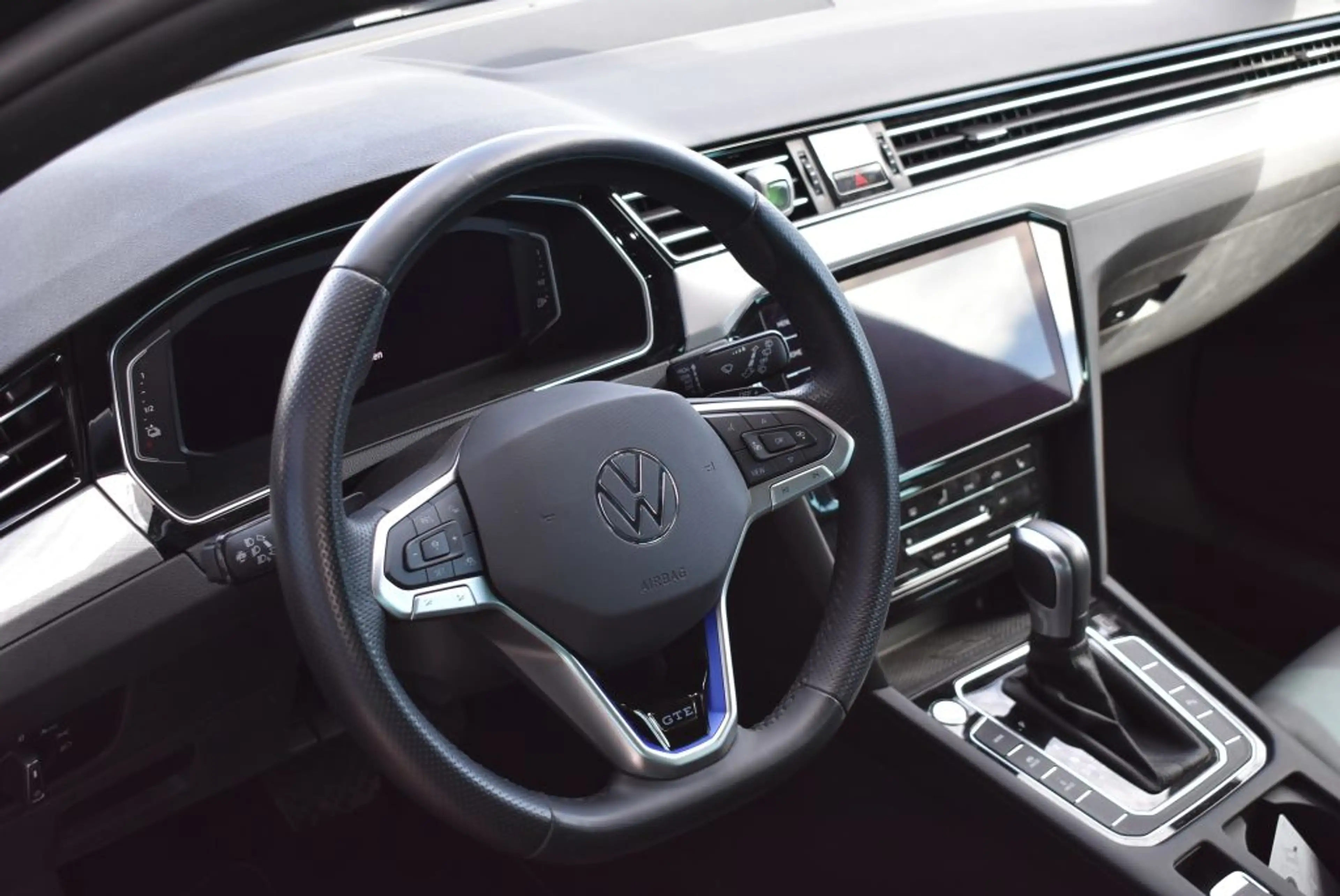 Volkswagen Passat Variant 1.4 TSI Plug-In-Hybrid DSG GTE Alu Navi Klimatroni — photo 9