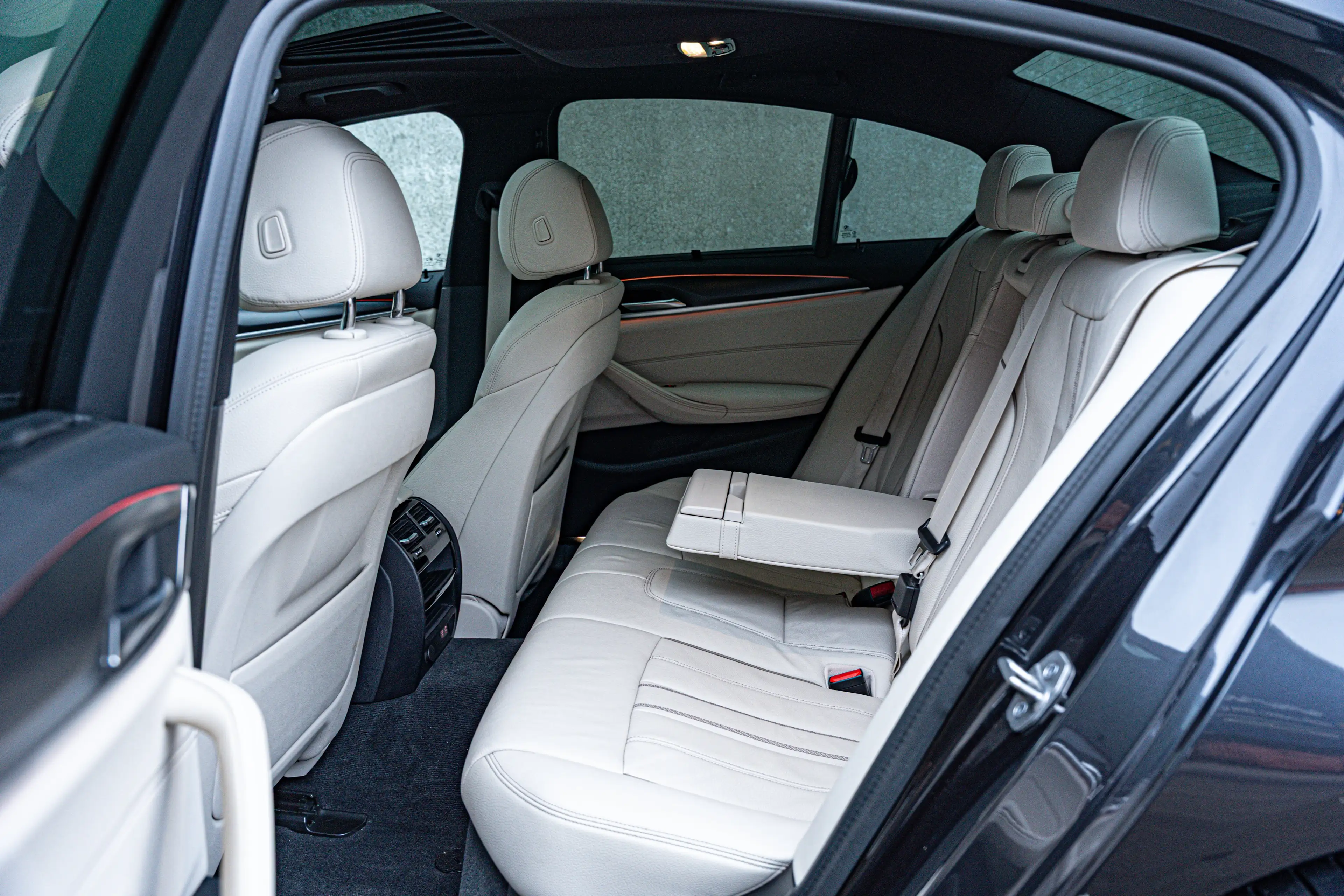 BMW 518 M-PACK*FULL — photo 9