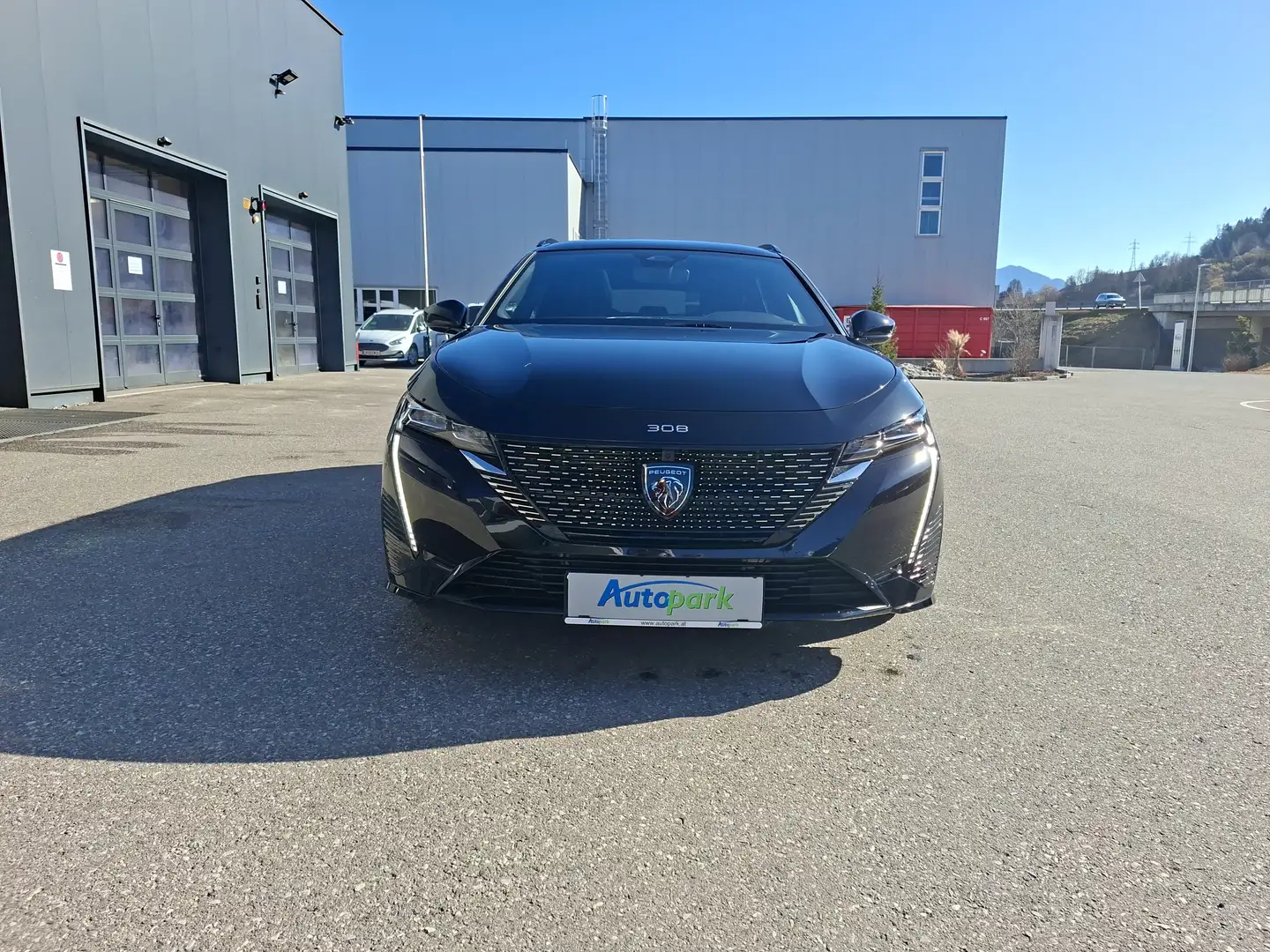 Peugeot 308 SW GT Plug-In Hybrid 180 e-EAT8 Hybrid 180 GT Schwarz - 2