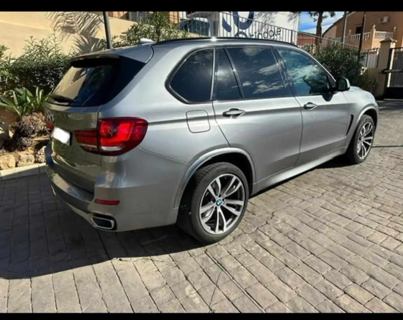 BMW X5 xDrive 40dA Grau - 2