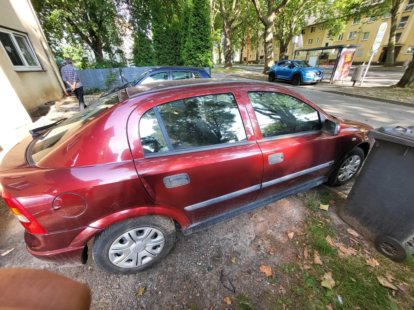 Opel Astra 1.6 Красный - 1