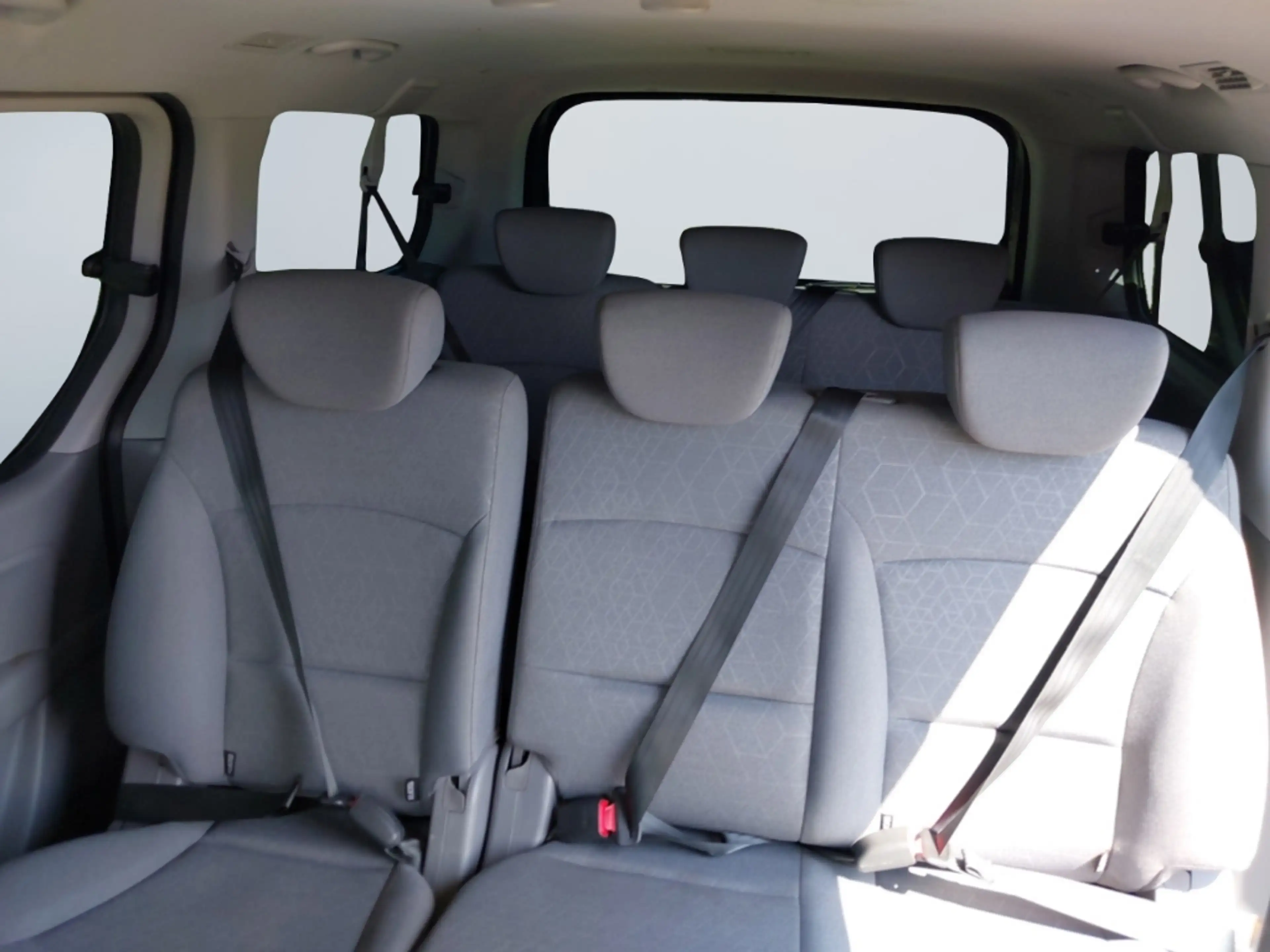 Hyundai H-1 Trend 2,5 CRDI 7-SITZER DAB SHZ LenkradHZG Alarm T — photo 13
