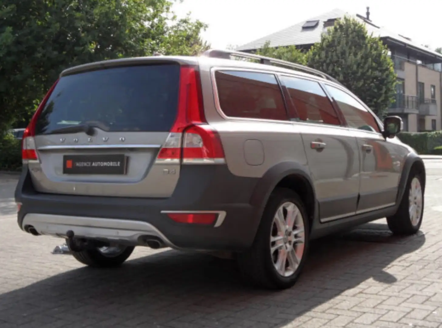 Volvo XC70 D4 Geartronic Momentum Brons - 2