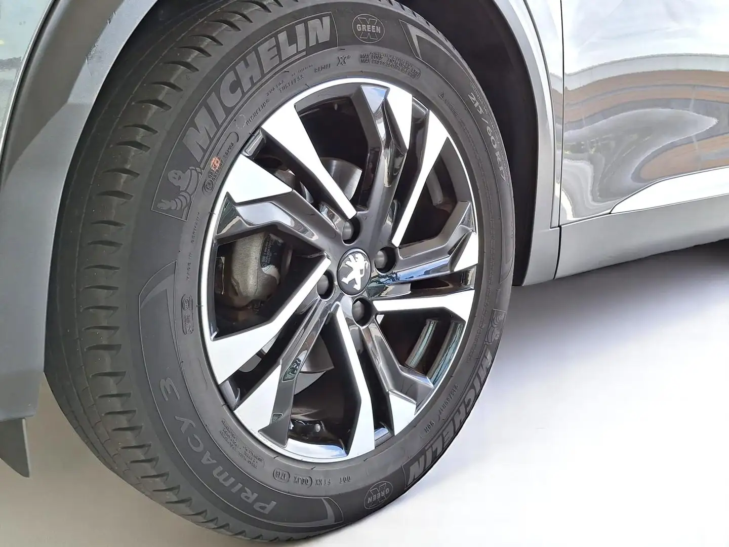 Peugeot 2008 1.2 Turbo 100pk Blue Lease Allure Gris - 2