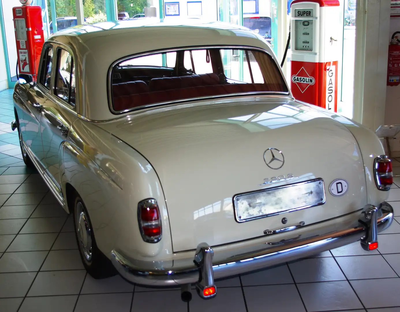 Mercedes-Benz 220 S komplett restauriert D-Auto Weiß - 2