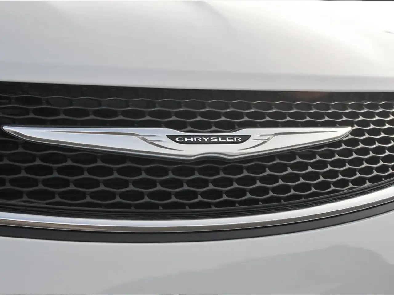 Chrysler Grand Caravan снимка Chrysler Grand Caravan