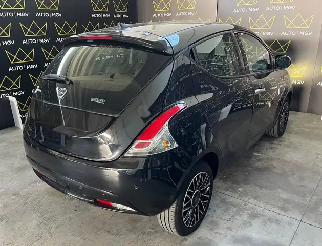 Lancia Ypsilon view 4