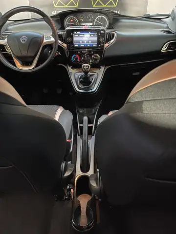 Lancia Ypsilon view 13