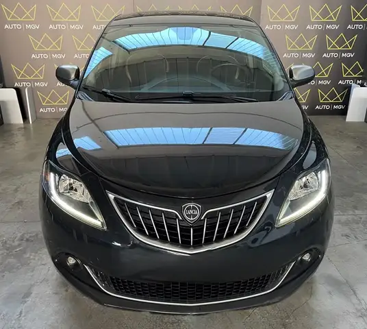 Lancia Ypsilon view 2