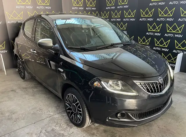 Lancia Ypsilon view 3