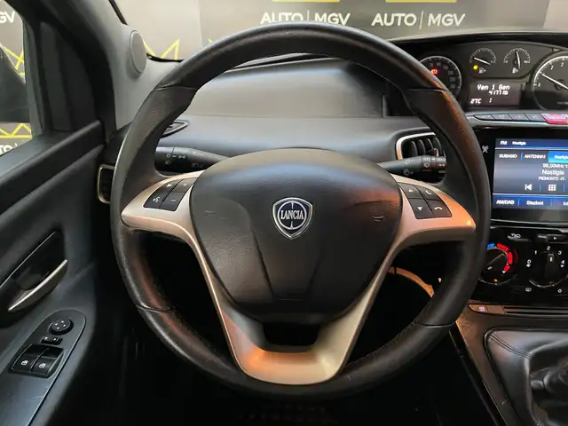 Lancia Ypsilon view 10