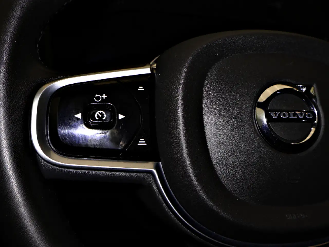 Volvo XC60 снимка Volvo XC60