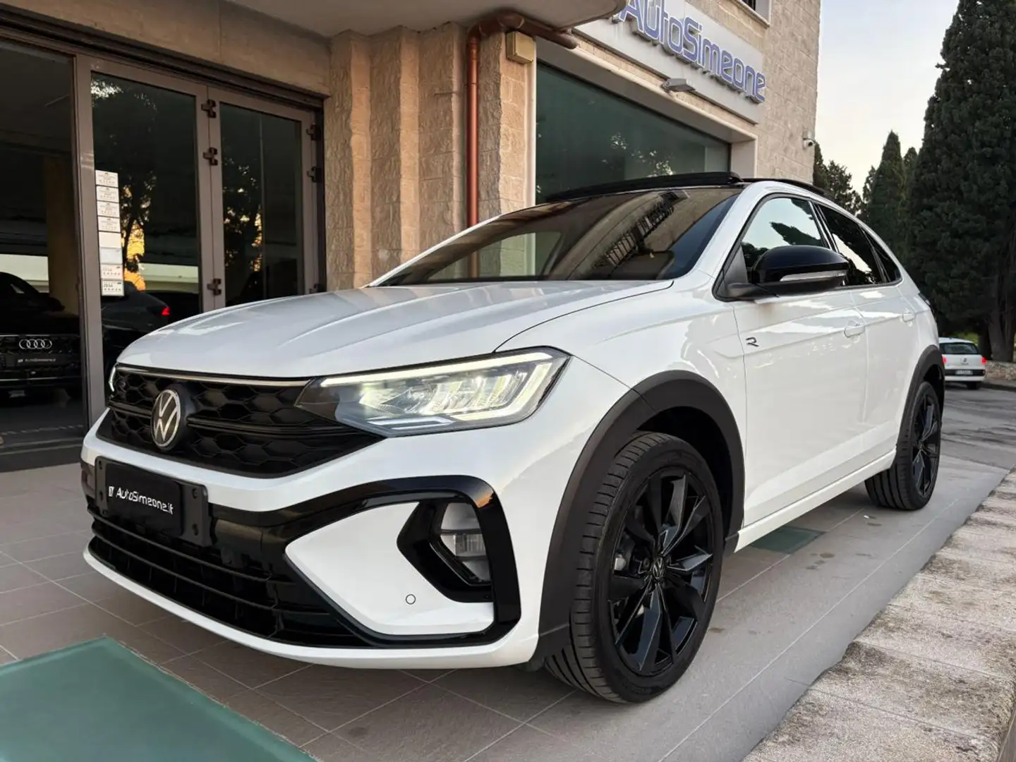 Volkswagen Taigo 1.0 TSI 116 CV DSG R-Line TETTO APR/PAN Gris - 1