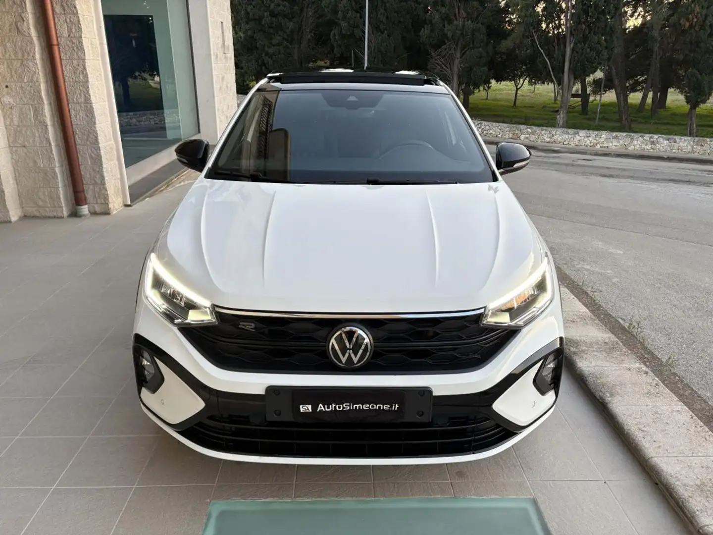 Volkswagen Taigo 1.0 TSI 116 CV DSG R-Line TETTO APR/PAN Gris - 2