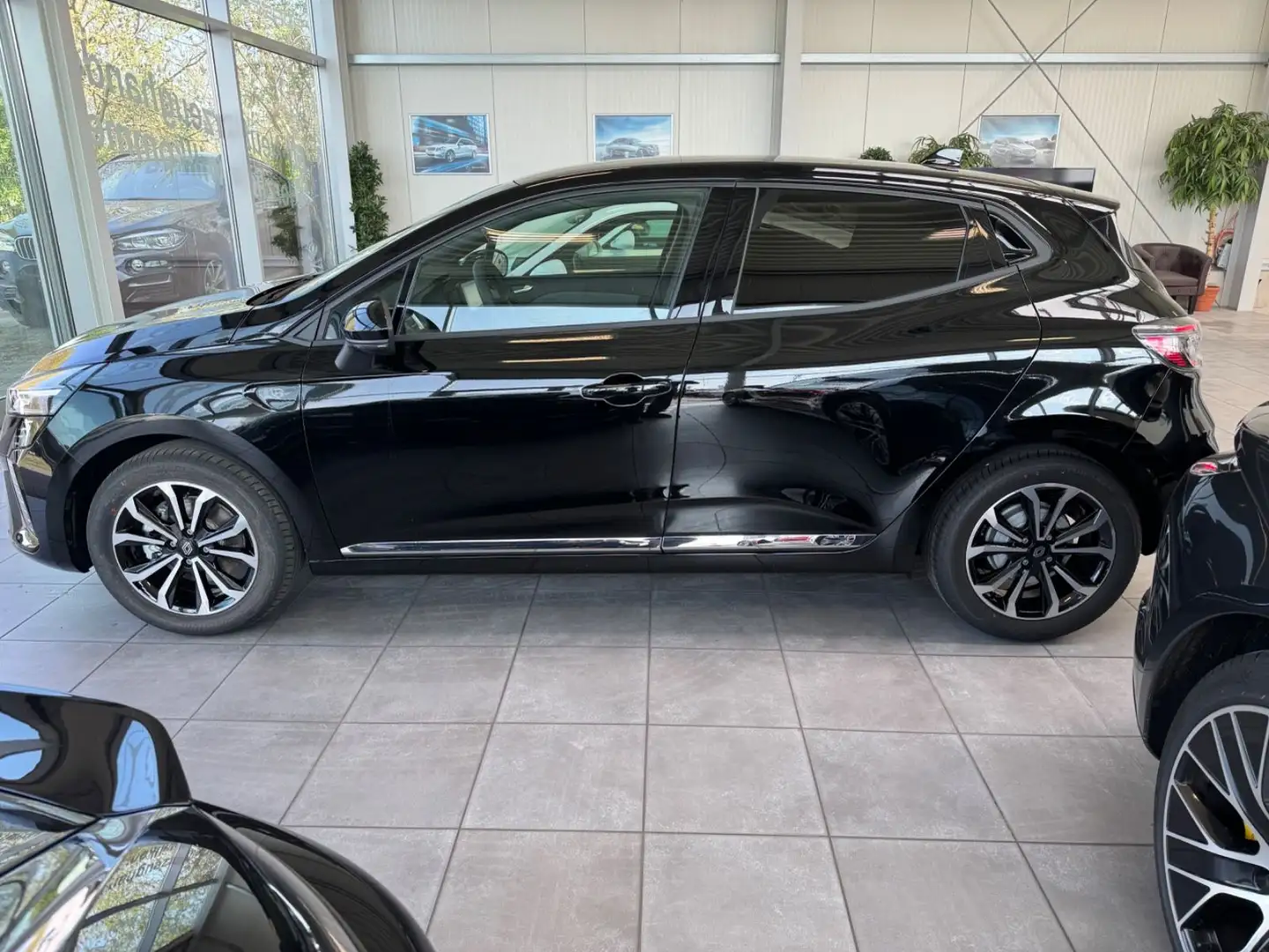 Renault Clio V Techno E-Tech/Automatik/Sofort Noir - 2