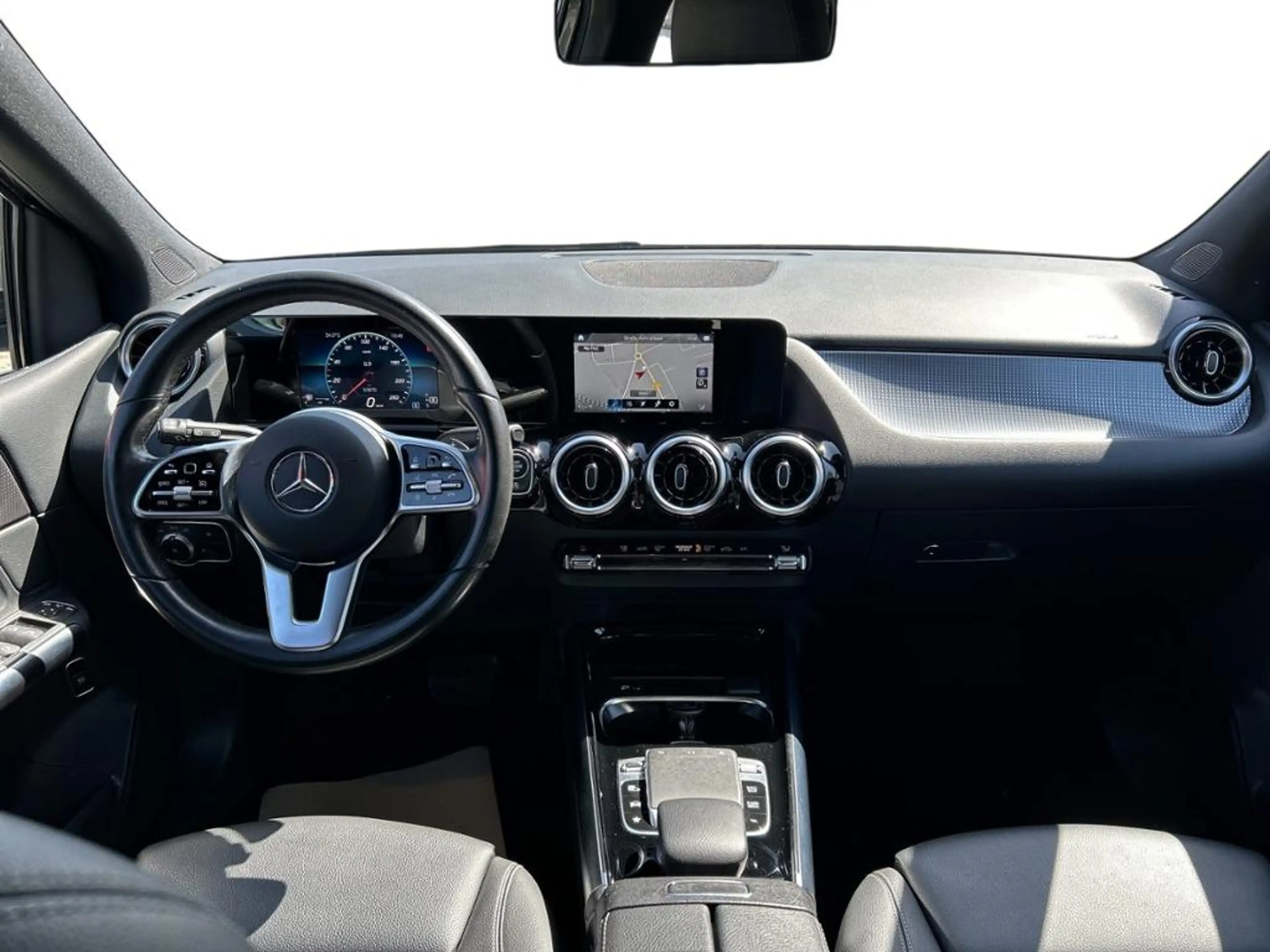 Mercedes-Benz B 200 AHK AUT KlimaA LED LM Navi PDC ParkAss SHZ — photo 4