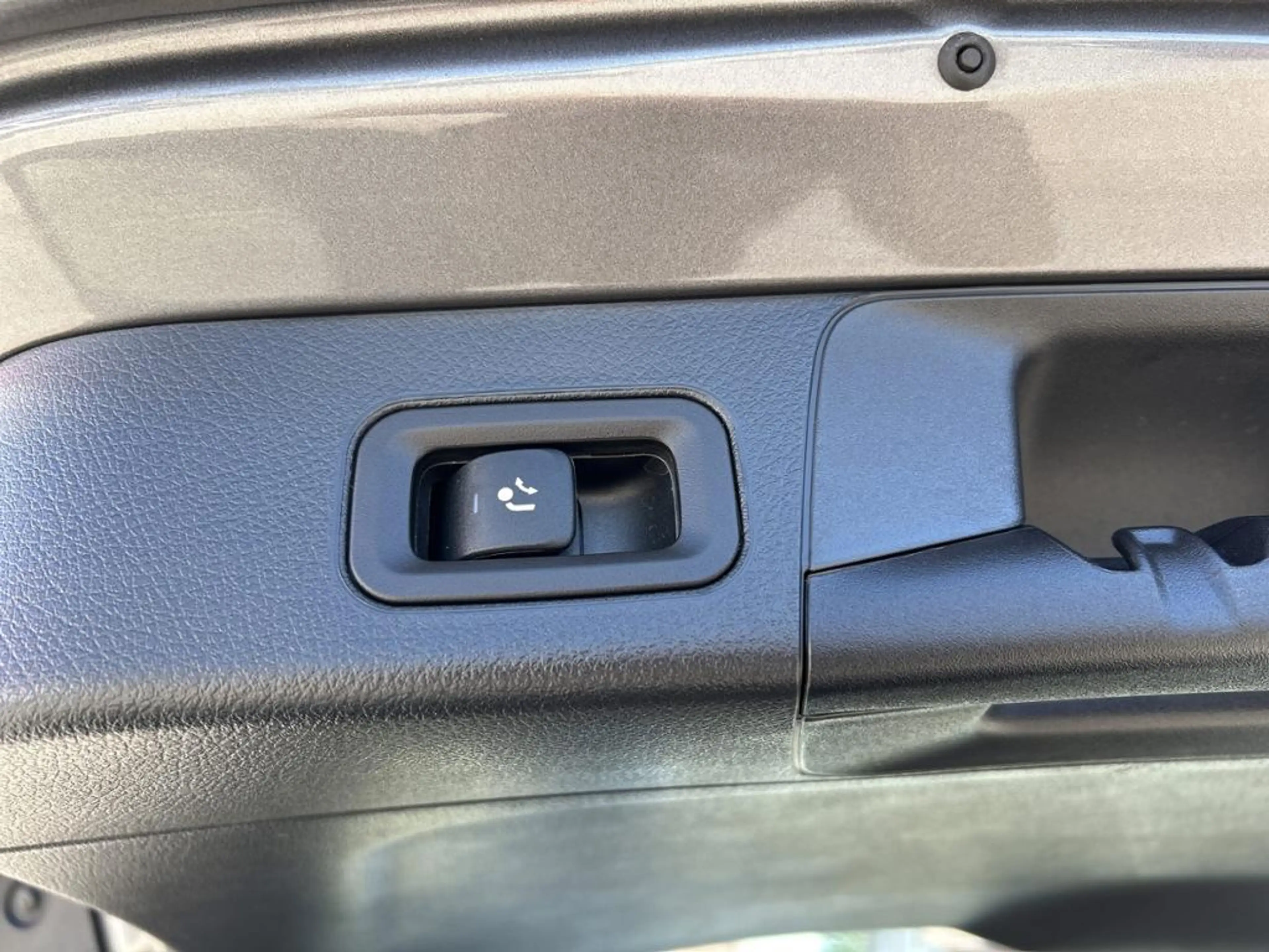 Mercedes-Benz B 200 AHK AUT KlimaA LED LM Navi PDC ParkAss SHZ — photo 15