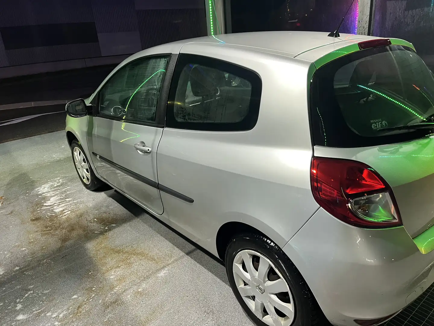 Renault Clio III dCi 85 eco2 Expression Clim - 2