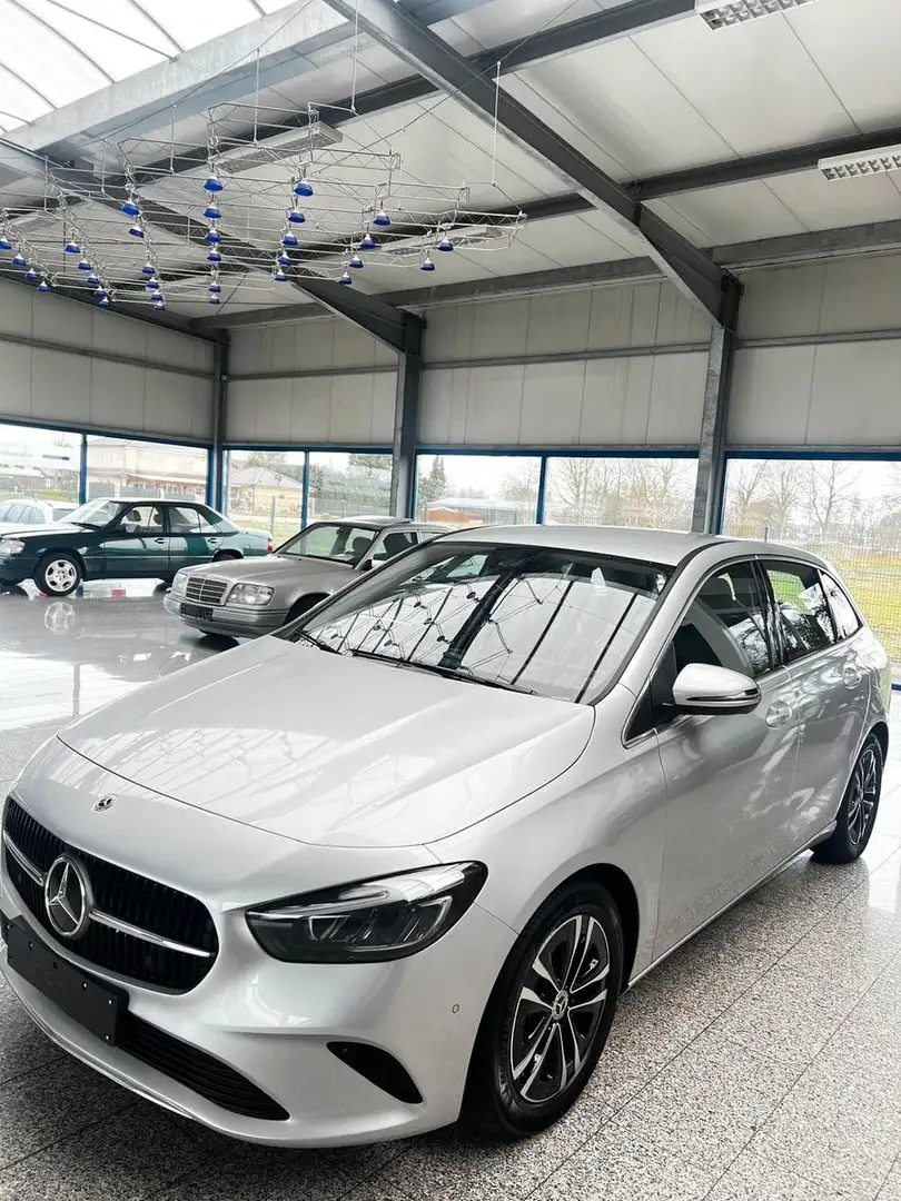 Mercedes-Benz B 180 DCT Hybrid 7G Rückfahrkamera Plateado - 2