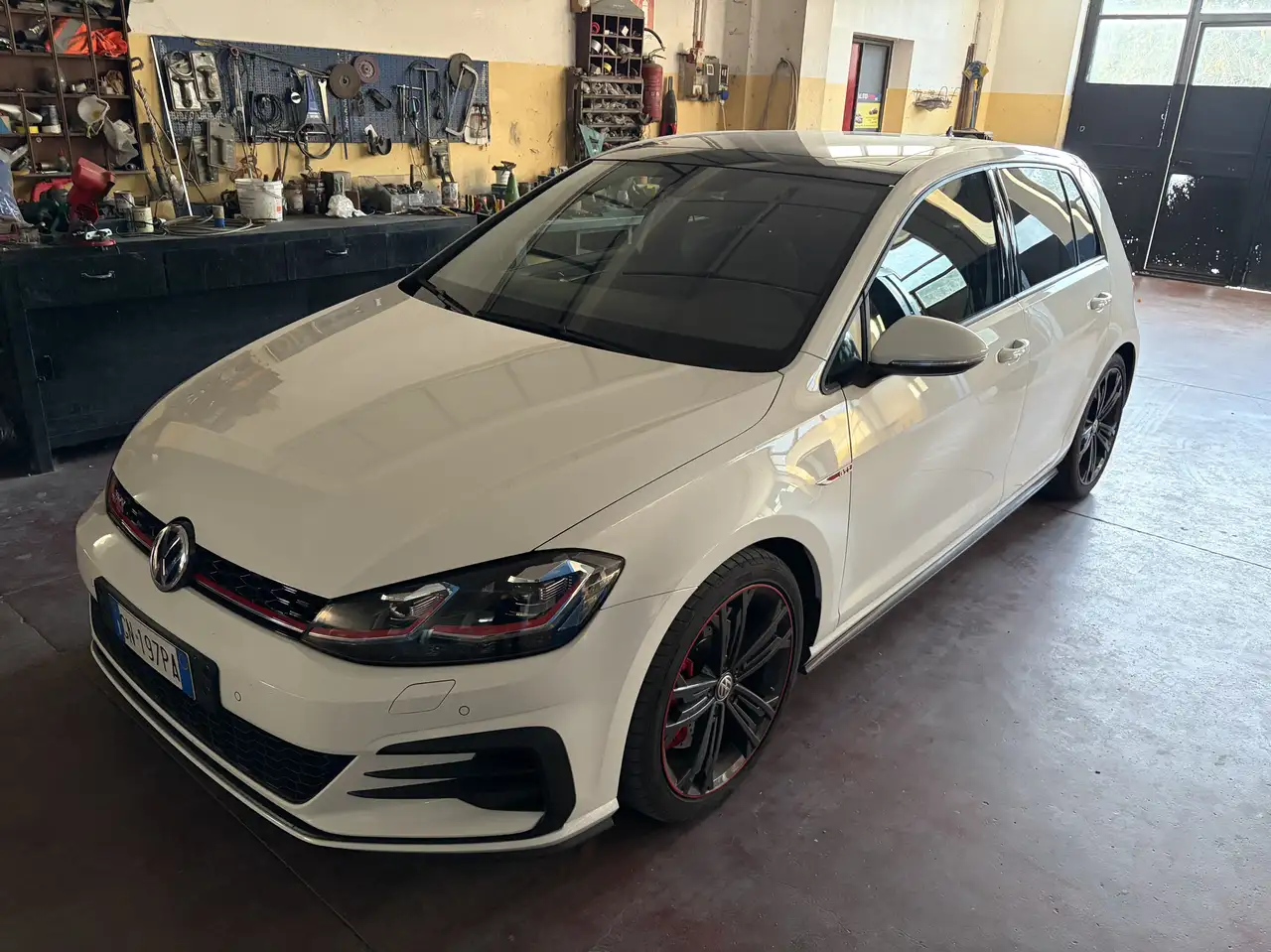 Volkswagen Golf GTI
