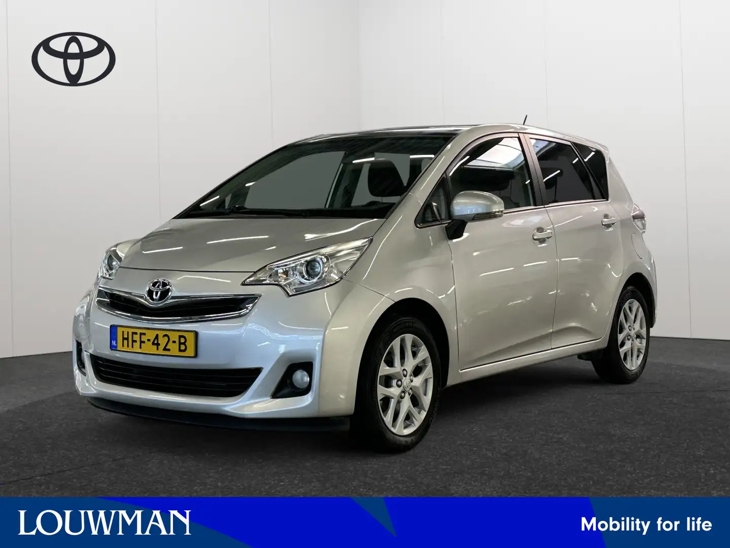 Toyota Verso-S 1.3 VVT-i Trend | Panoramadak | 16" LM velgen | Cr Argintiu - 1