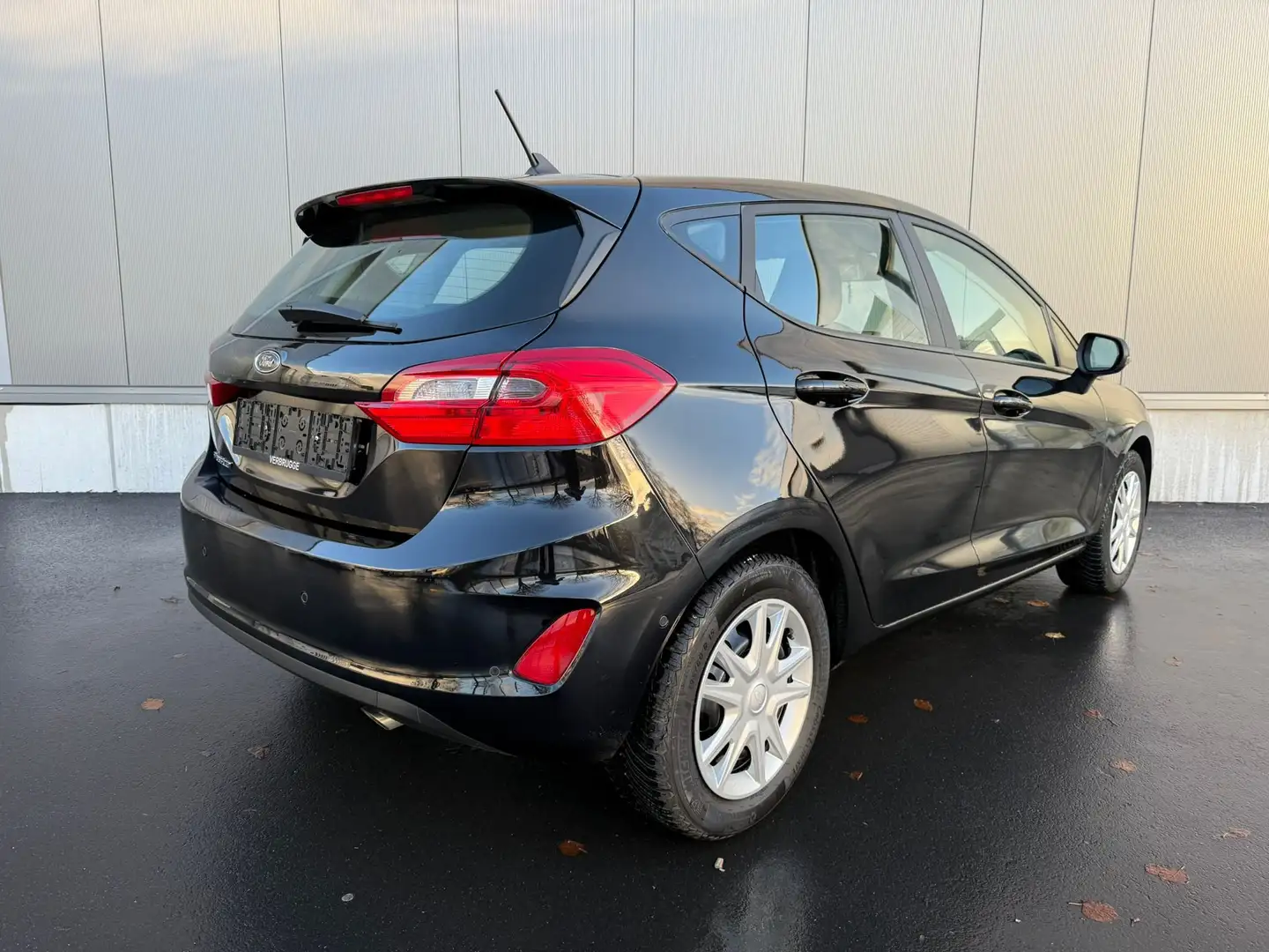 Ford Fiesta / BENZINE / CARPLAY / NIEUWSTAAT / GARANTIE Noir - 2