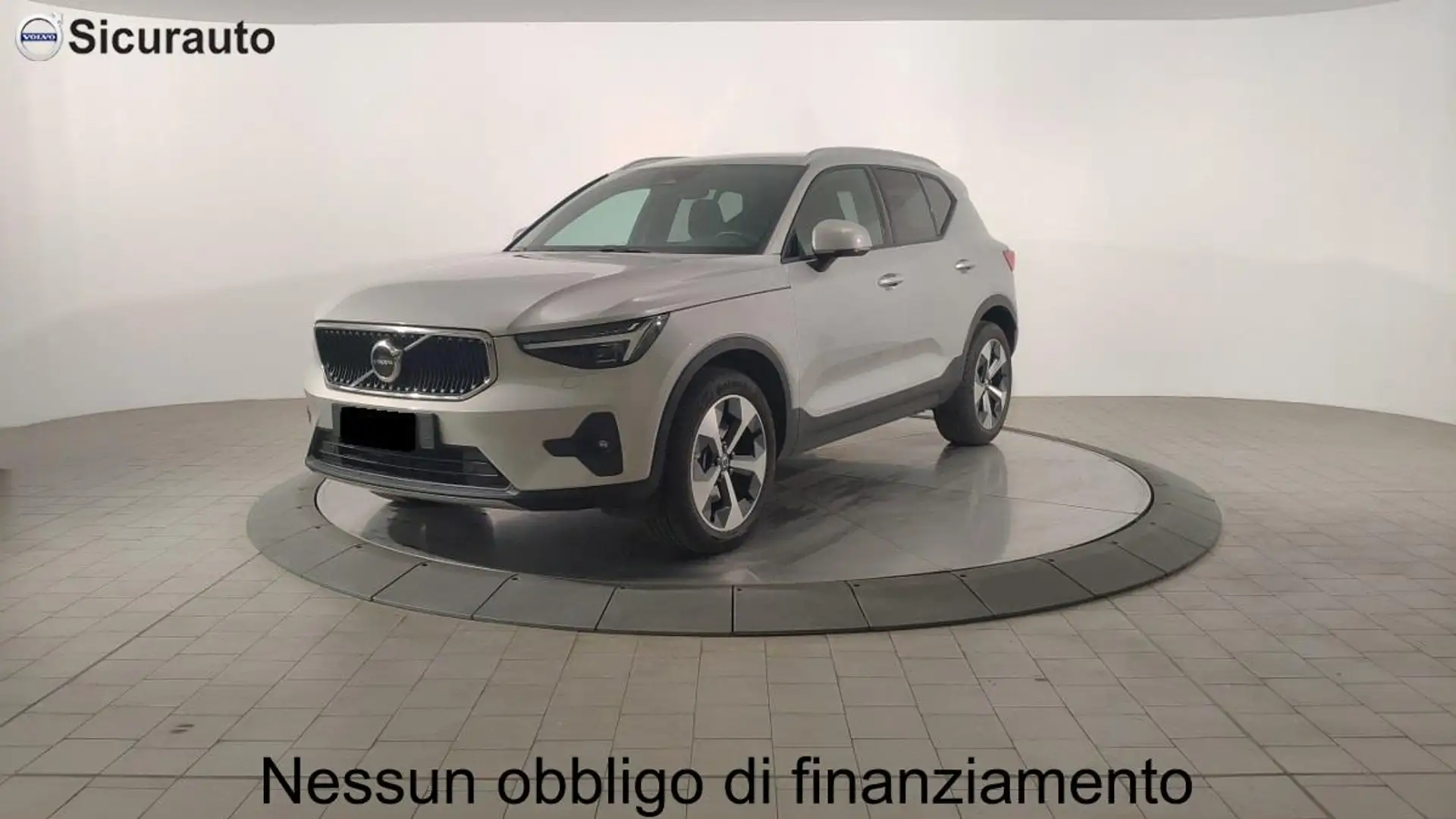 Volvo XC40 B3 Mild Hybrid Automatico Core Plateado - 1