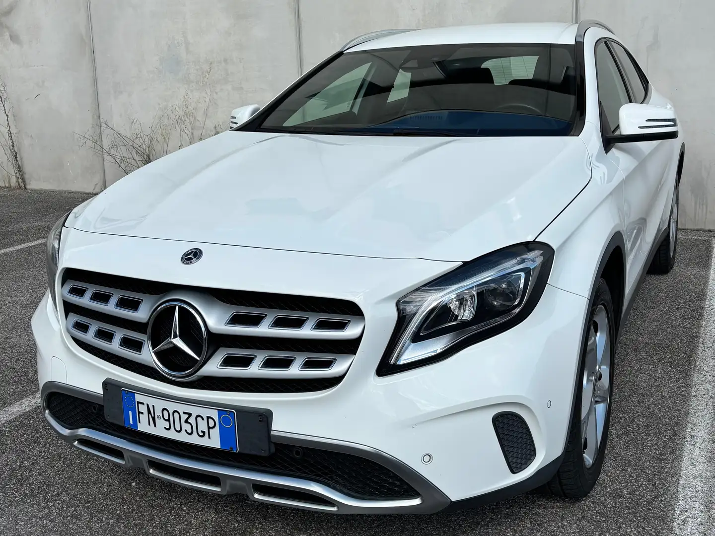 Mercedes-Benz GLA 180 Sport Alb - 1