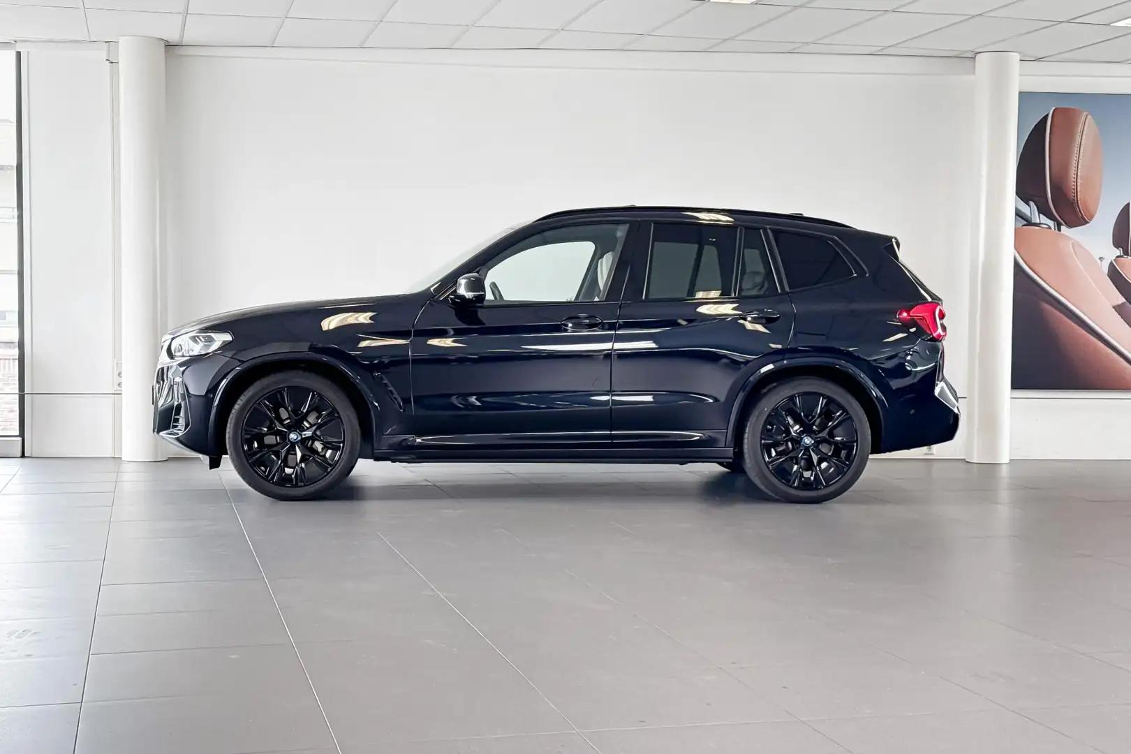 BMW iX3 High Executive 80 kWh | Glazen Panoramadak | Harma Zwart - 2