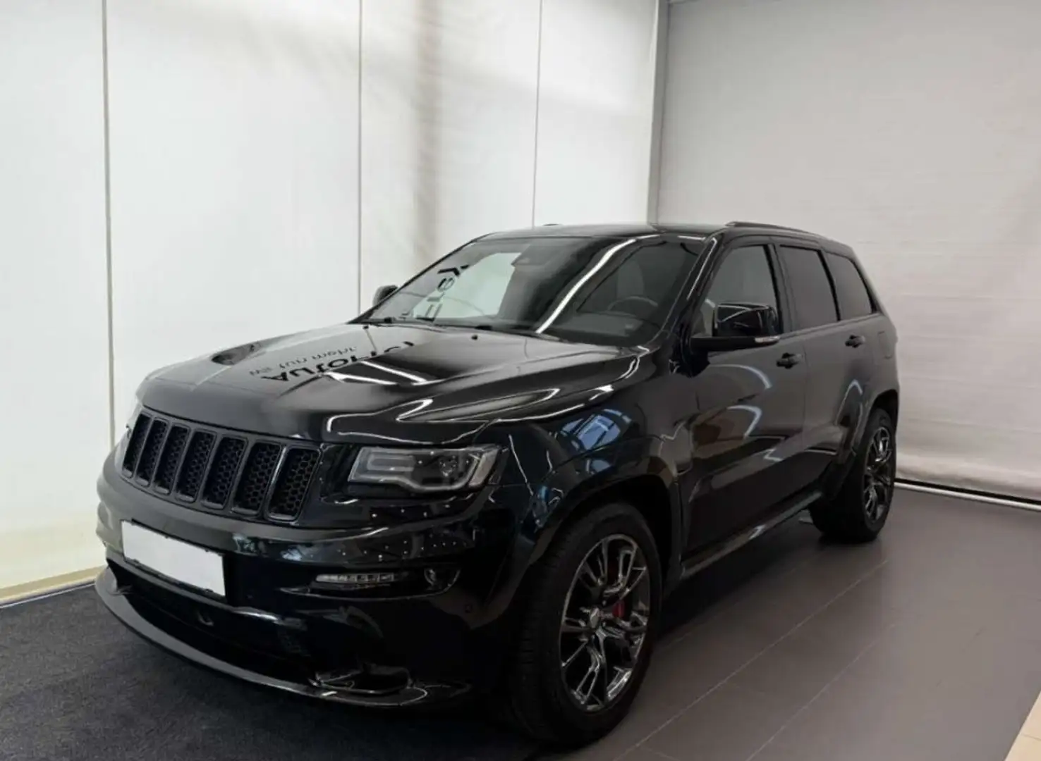 Jeep Grand Cherokee 6,4 V8 HEMI SRT - 1