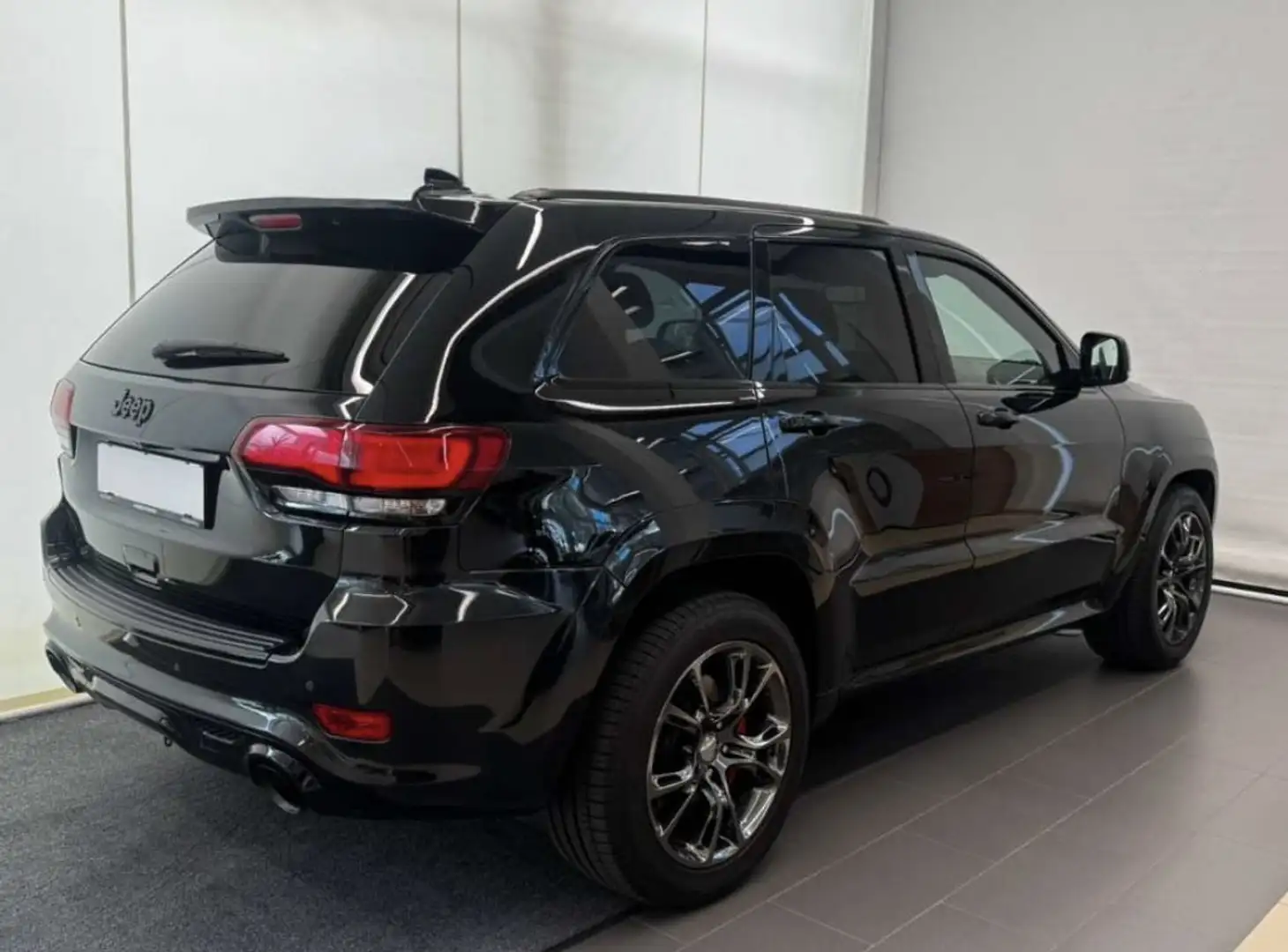 Jeep Grand Cherokee 6,4 V8 HEMI SRT - 2