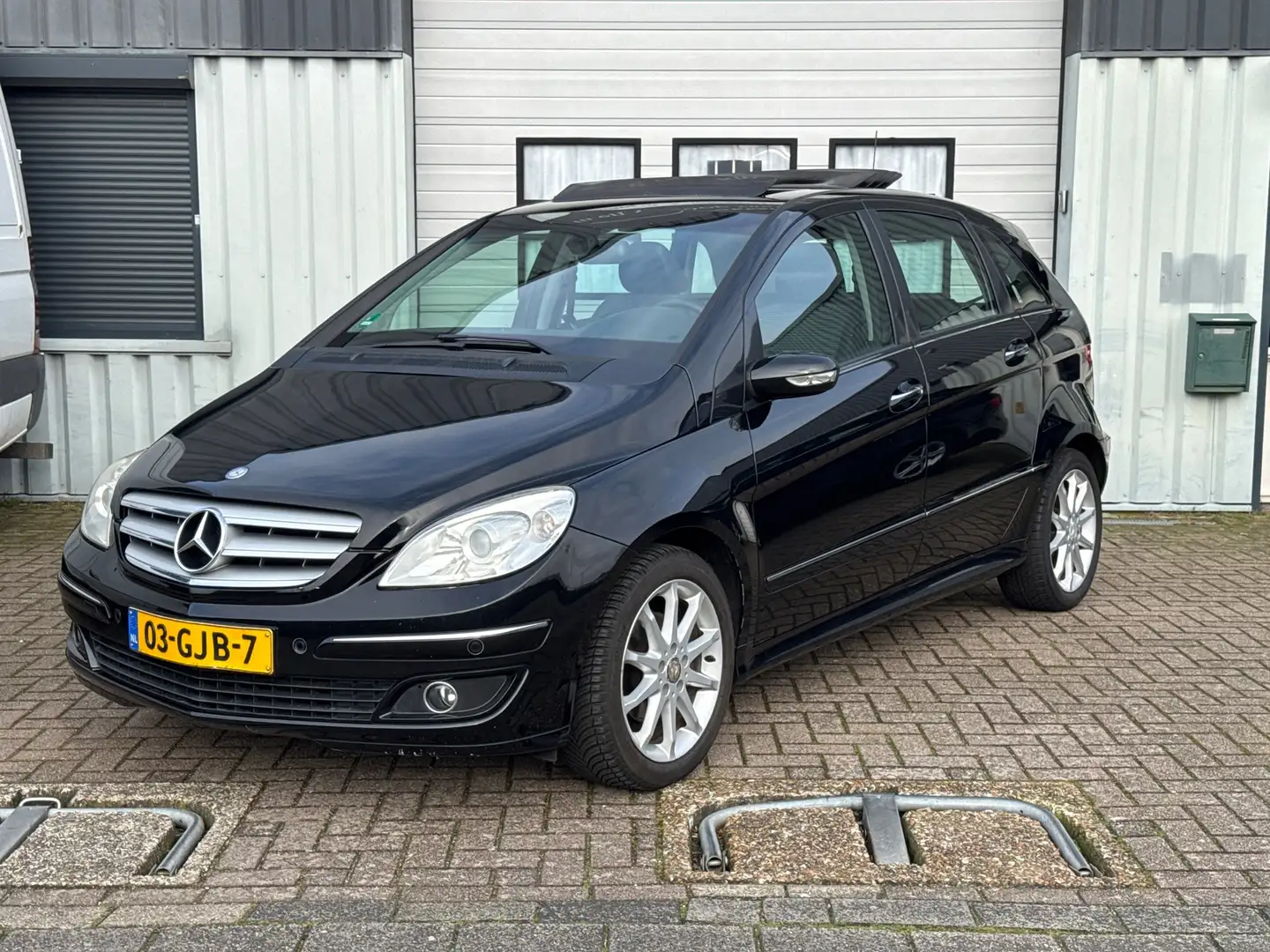 Mercedes-Benz B 200 Pano | Airco | PDC | Stoelverw. Černá - 1
