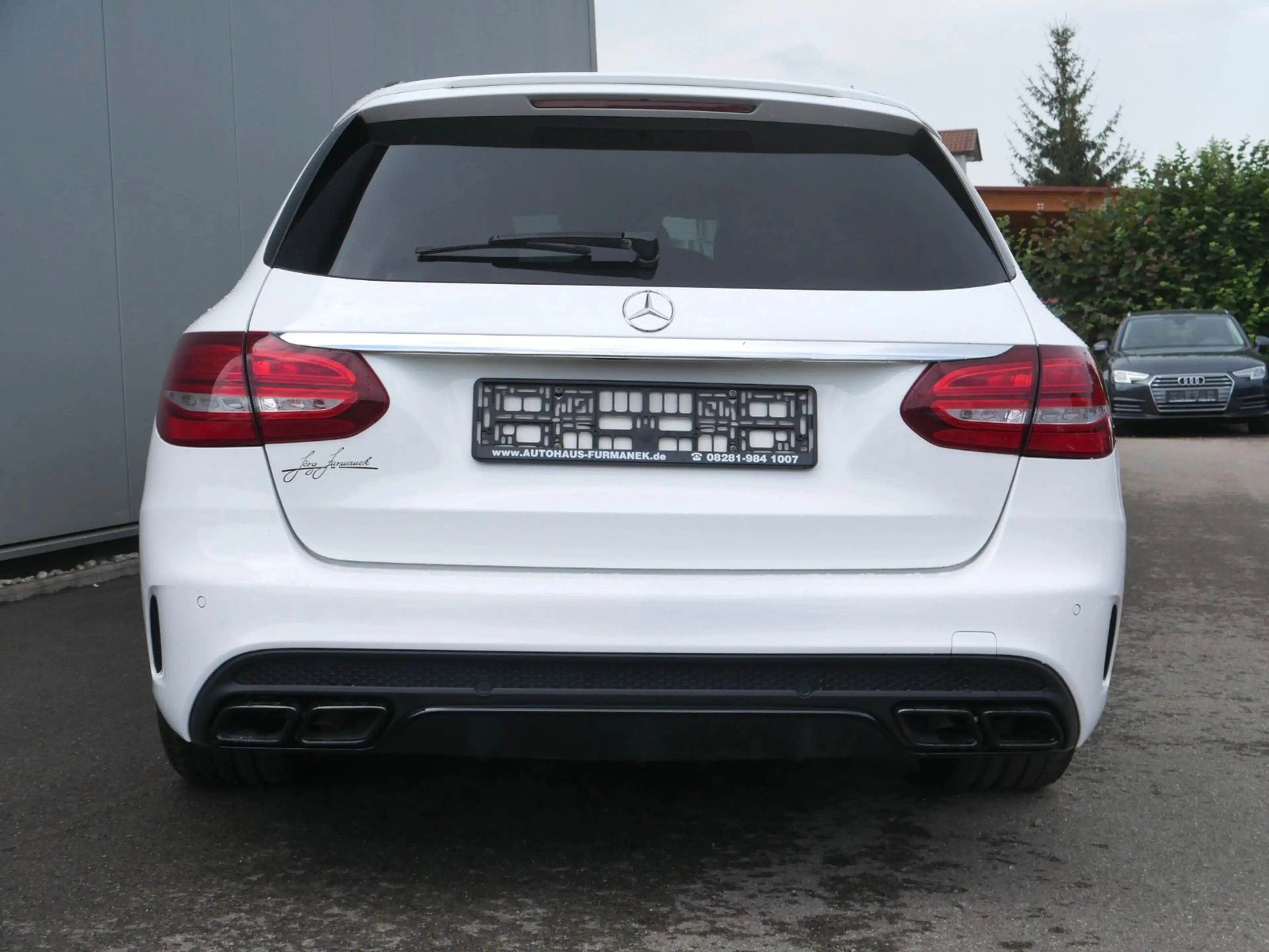 Mercedes-Benz C 63 AMG T-Modell NAVI/LED/PANO/DISTR/S-AGA — photo 3