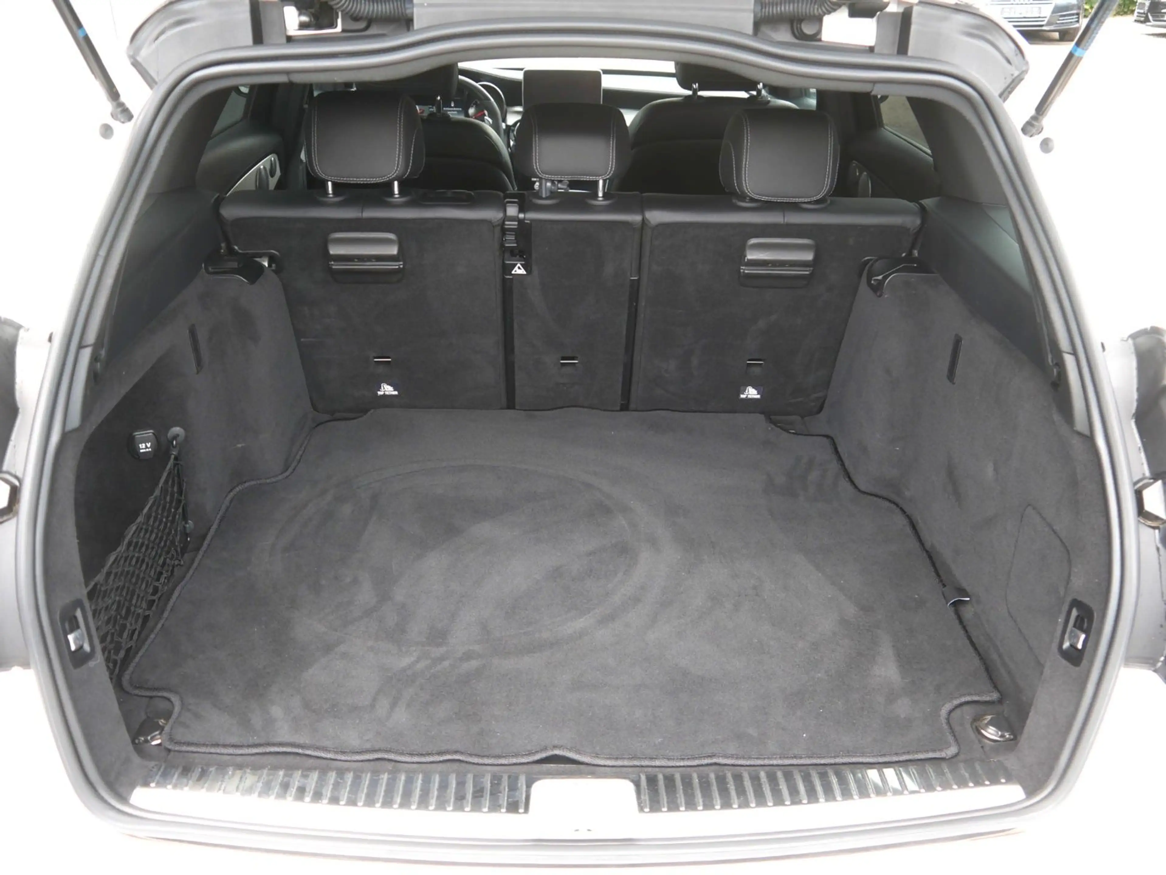 Mercedes-Benz C 63 AMG T-Modell NAVI/LED/PANO/DISTR/S-AGA — photo 12