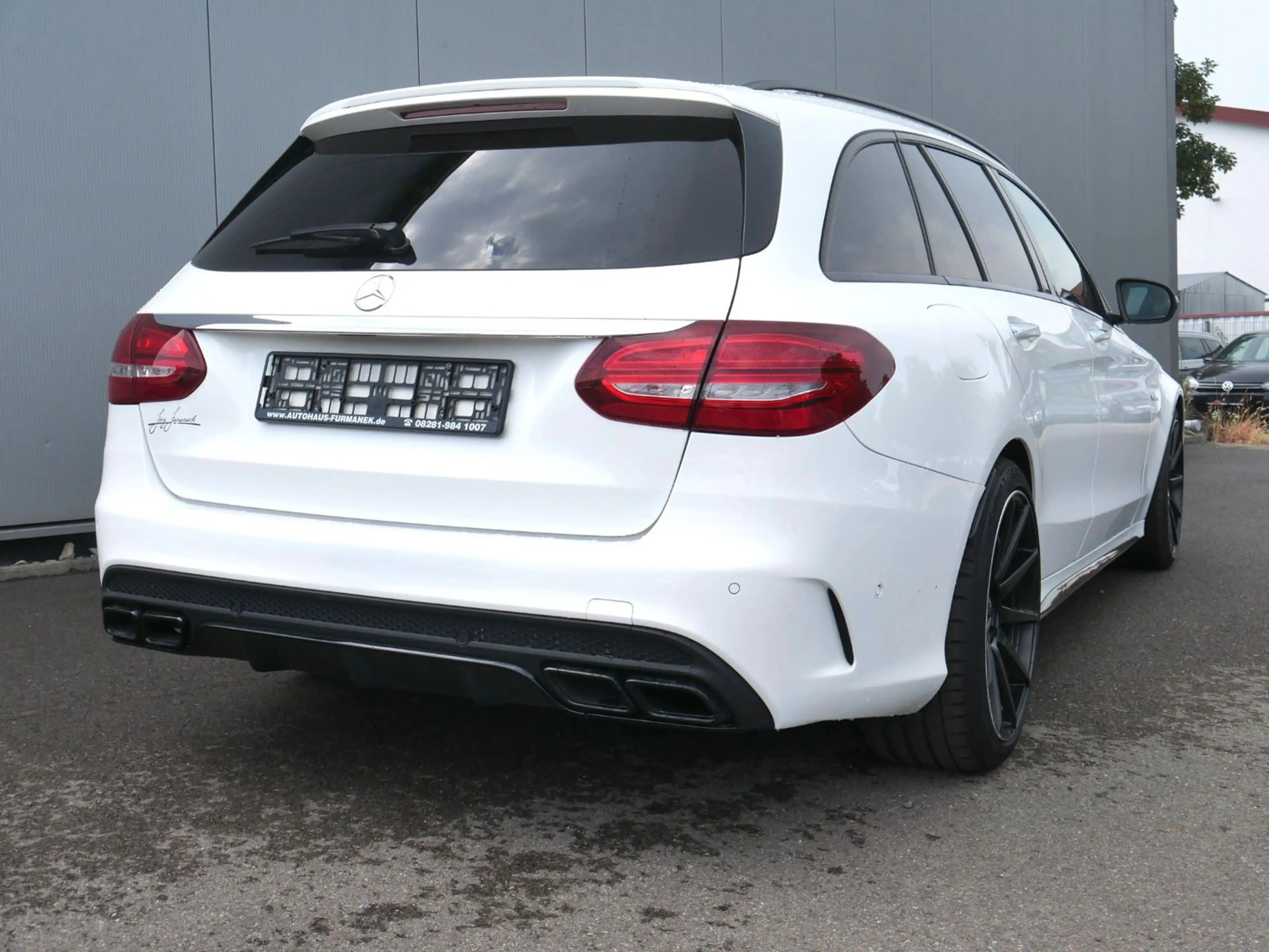 Mercedes-Benz C 63 AMG T-Modell NAVI/LED/PANO/DISTR/S-AGA — photo 4